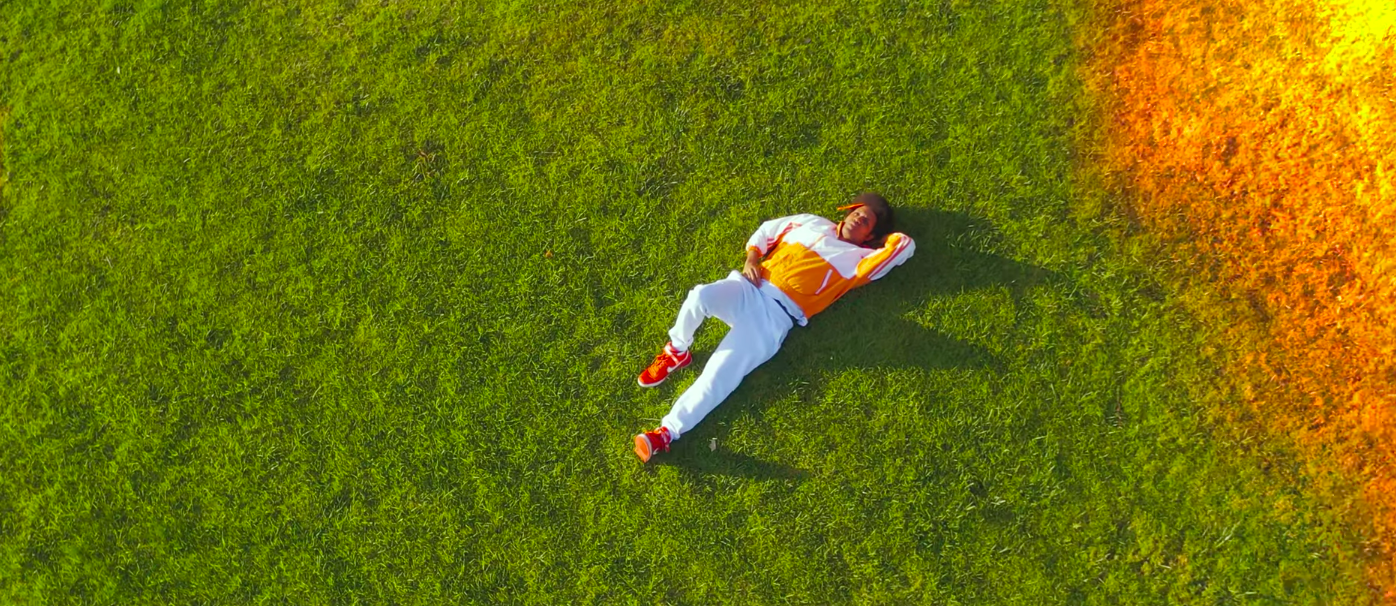 San Diego Vocalist Mike Holmes Offers Colorful Visuals For Single “Mr. Introverted”