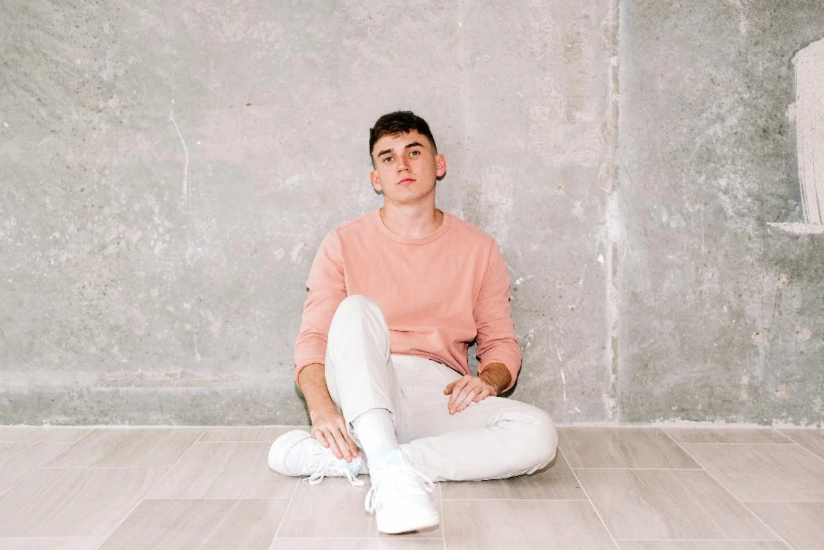Texas-Bred Singer Zachary Knowles Returns With Splendid R&amp;B Infused Single “Ghost”