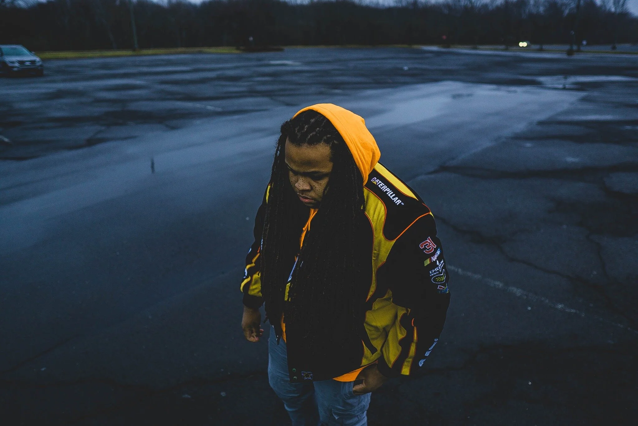 Escape Into The Sunset With American Artist Kid Travis’ New Single “Strawberry Skies”