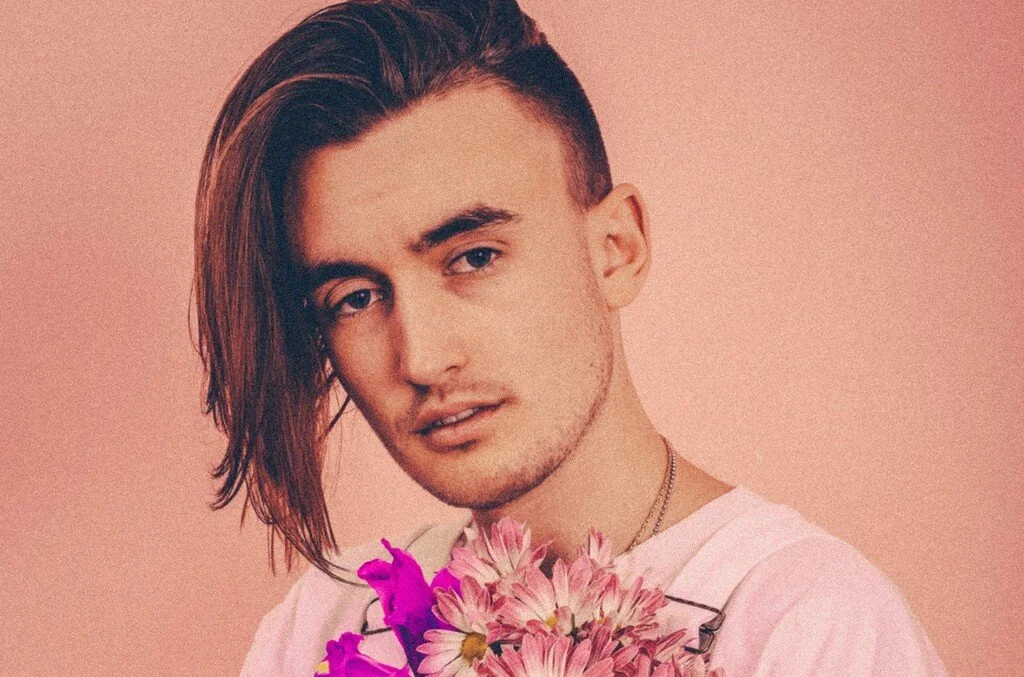 02-gnash-press-photo-by-Casen-Ruiz-2018-billboard-1548-1024x677.jpg