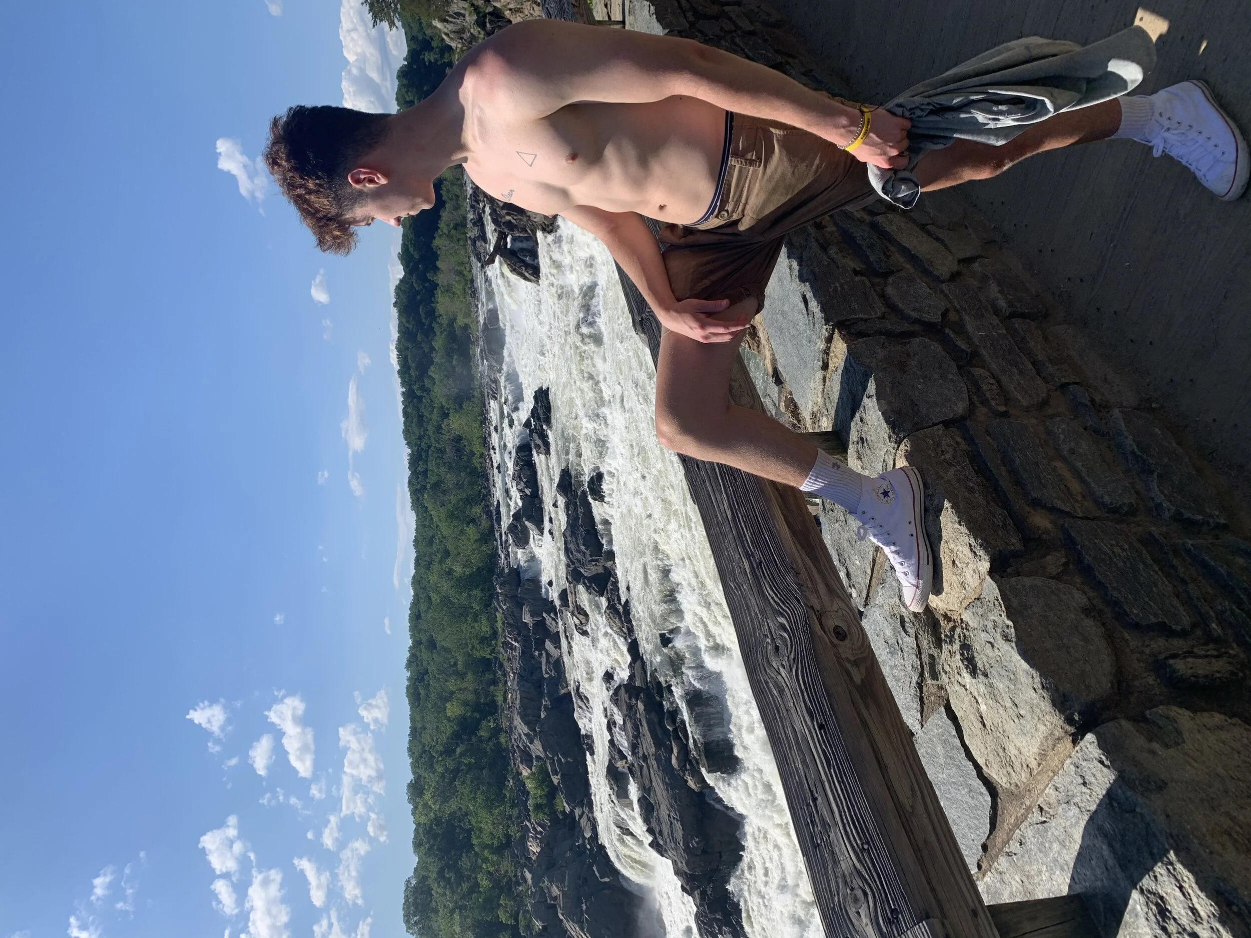 GR∆NT Releases A Sensational New Track “FRISSON”