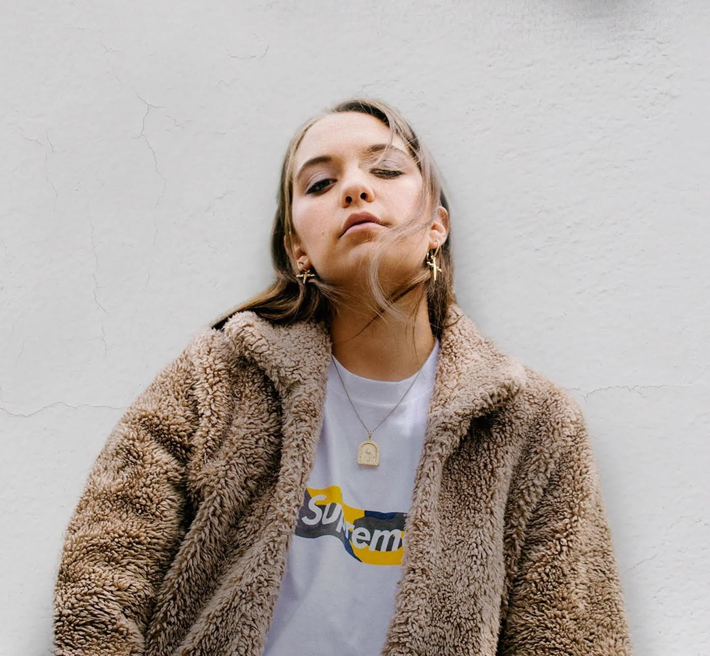 “Swing” And Vibe To Australian Artist CXLOE’s Dazzling Single. 