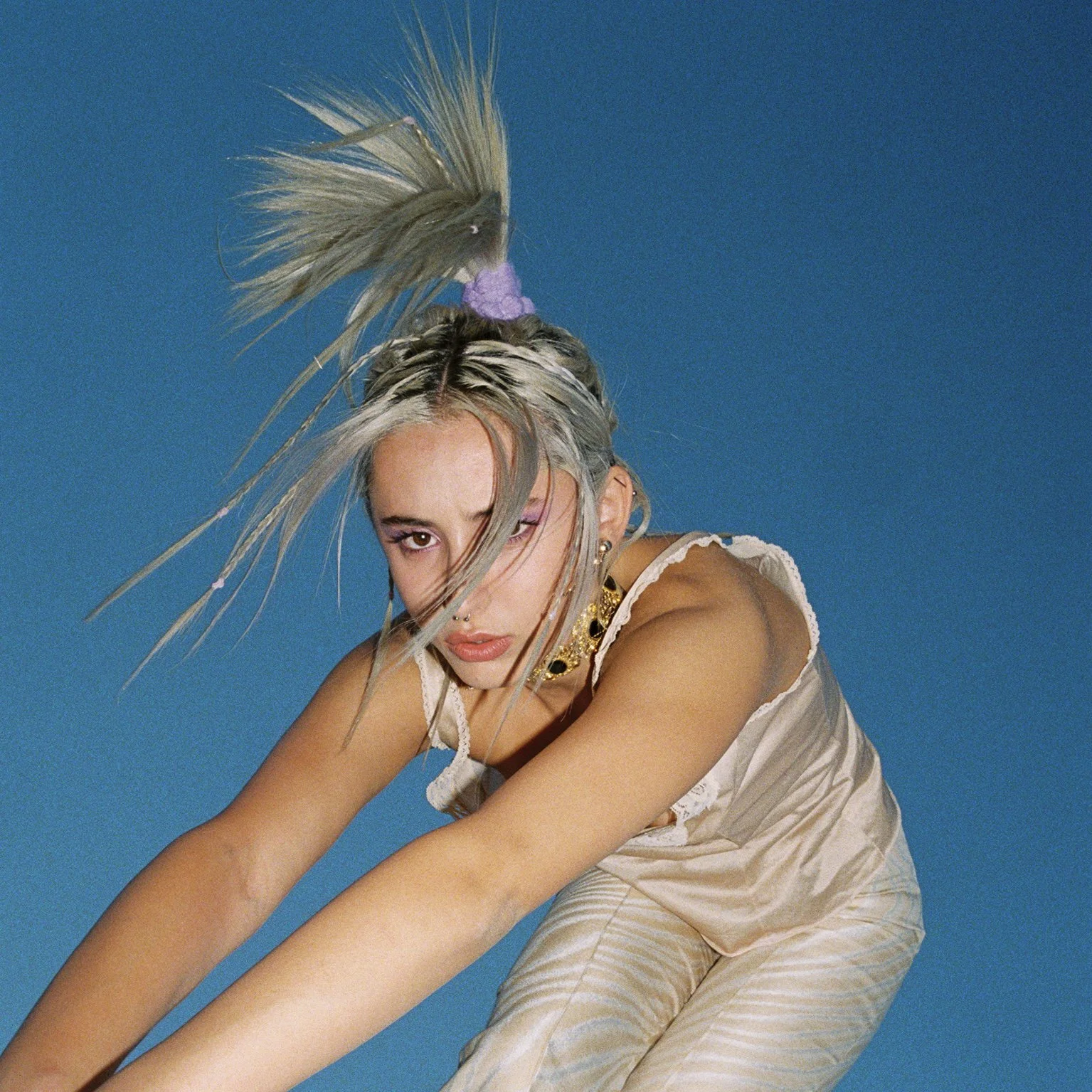 Annika Rose Doesn’t “Talk To Strangers” | She Sings To Them.