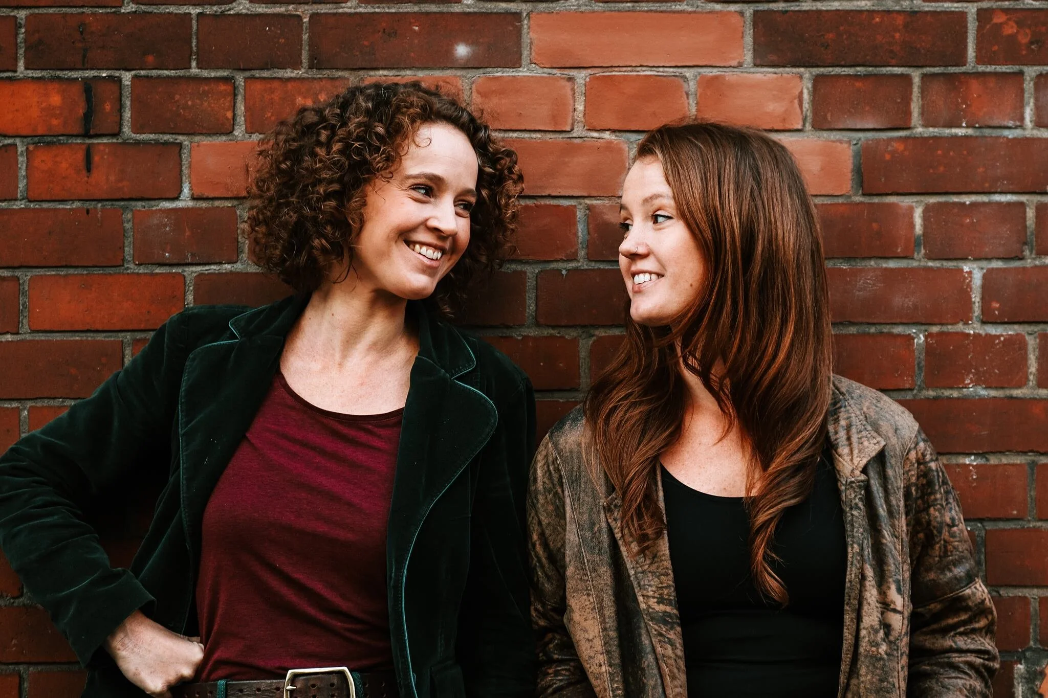 Check out This Beautiful Performance By Sissos — “I’m Leaving Town”