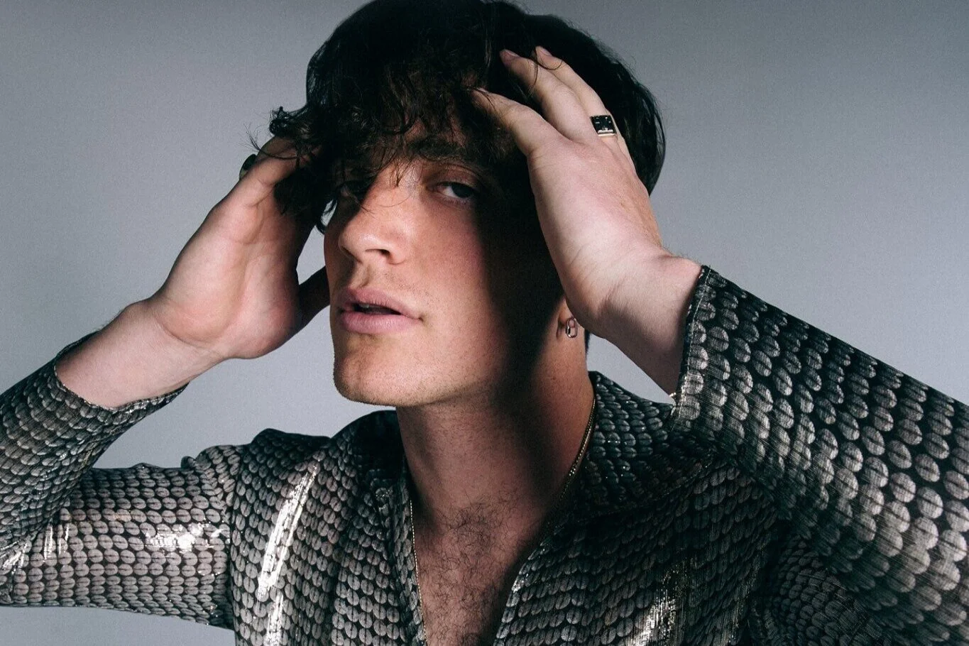 Jonny Glenn Releases A New Heartfelt Single “Alone”
