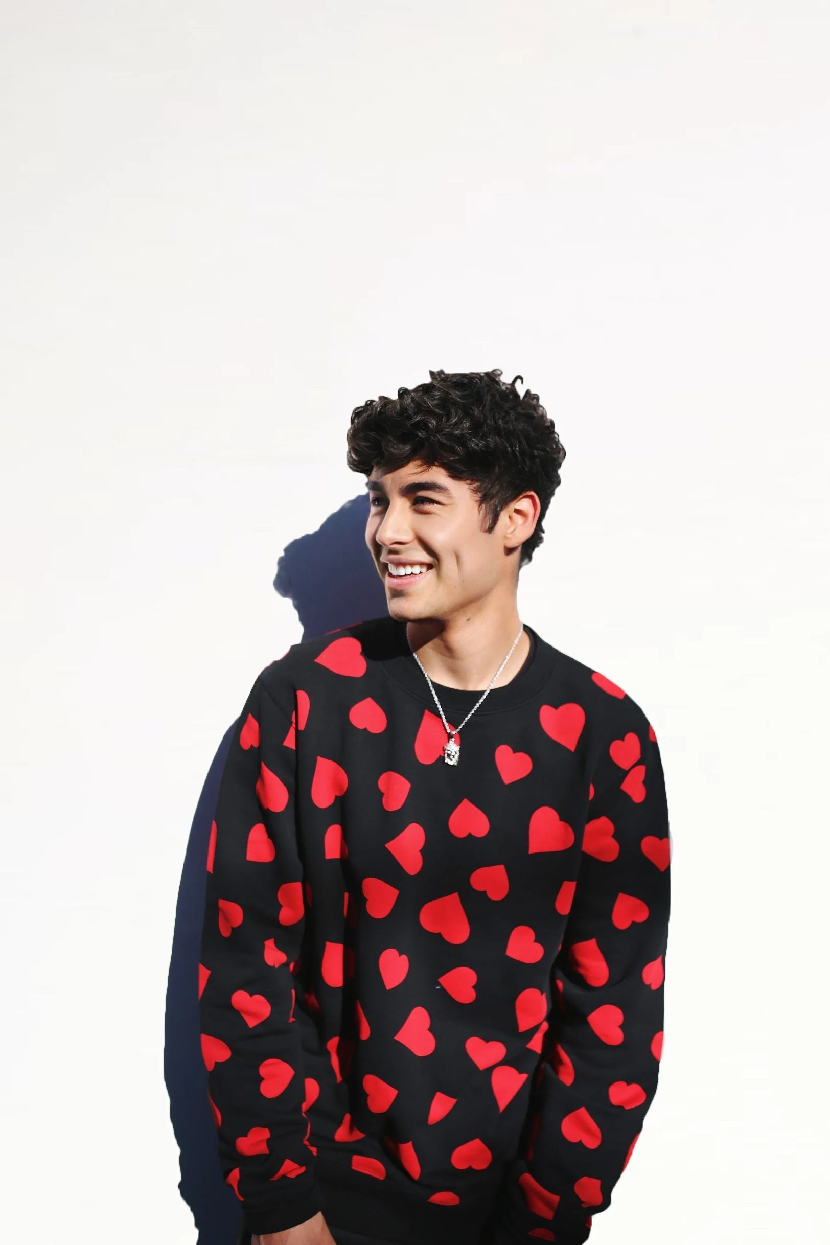 American Pop Sensation Gianni Cures Unleashes Killer Seduction With “Indecisive” 