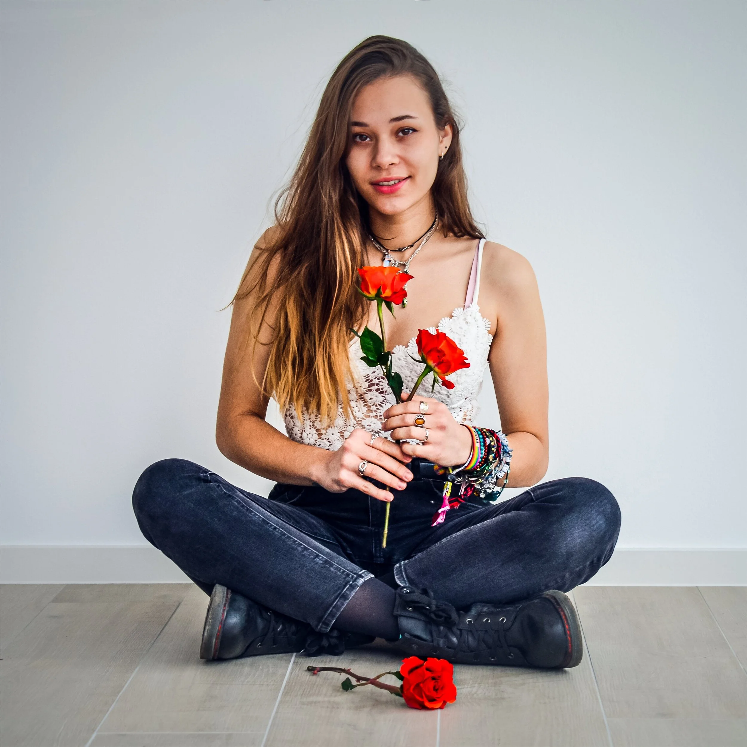 There’s A Lot Of Charm In Lara Samira’s Latest Single “Something I Can’t Fake”