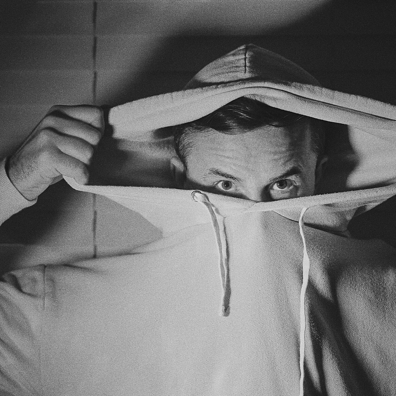 Canadian Producer ‘Busy Not Dying’ Recrutes Singer Dacey For Single “missumuch”