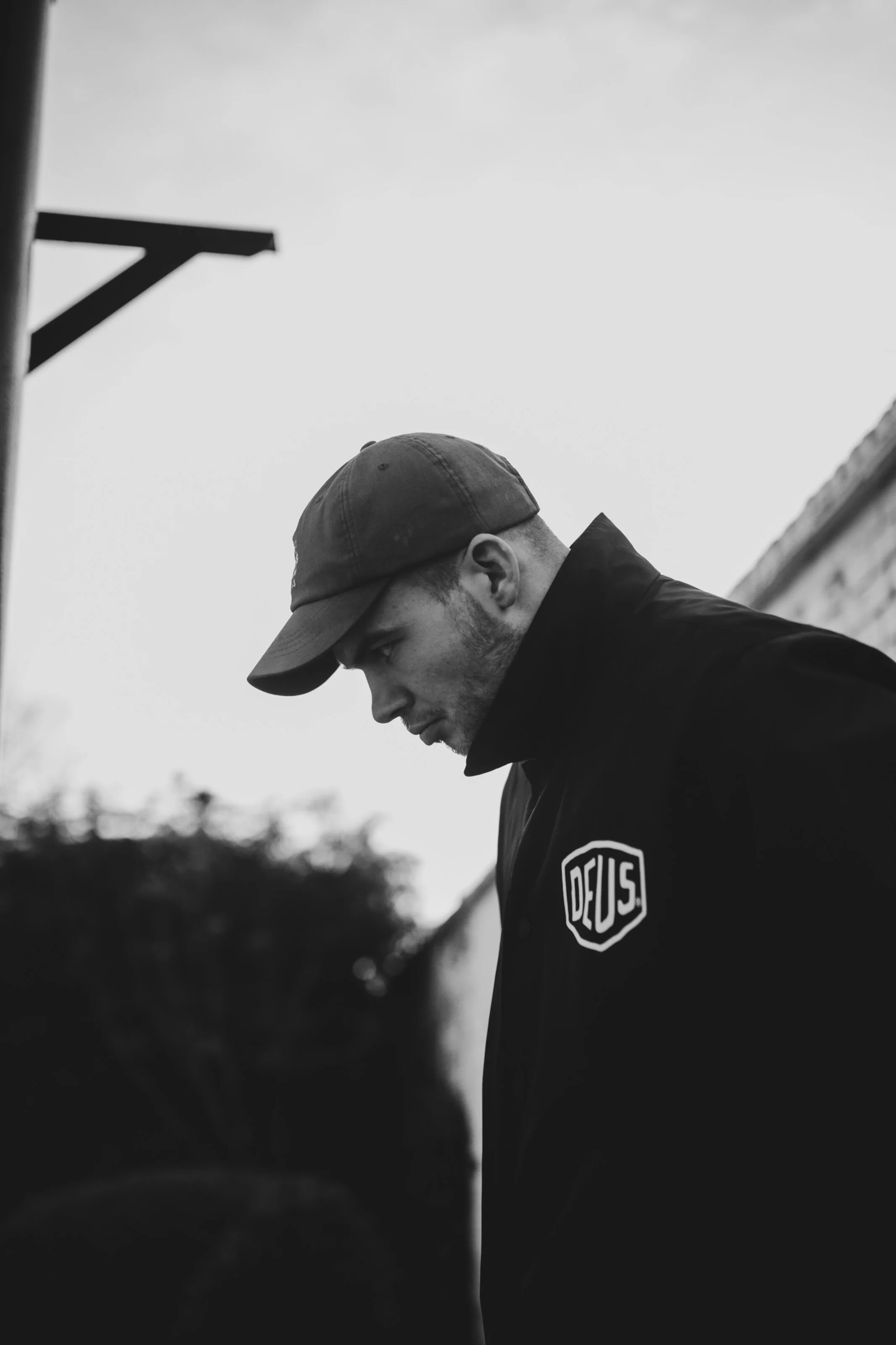 Cozy Into kav's Powerful Debut Singe “Dissolve"