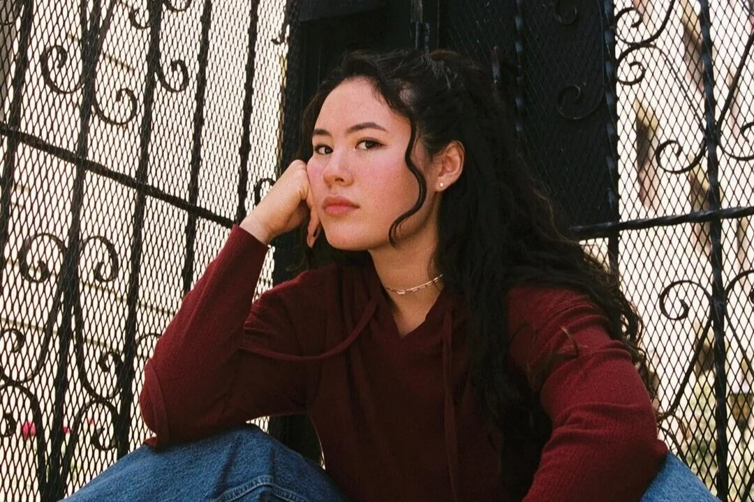 Emei x LEXIM, a harmonious duo, witnessed by the track "Distracted"