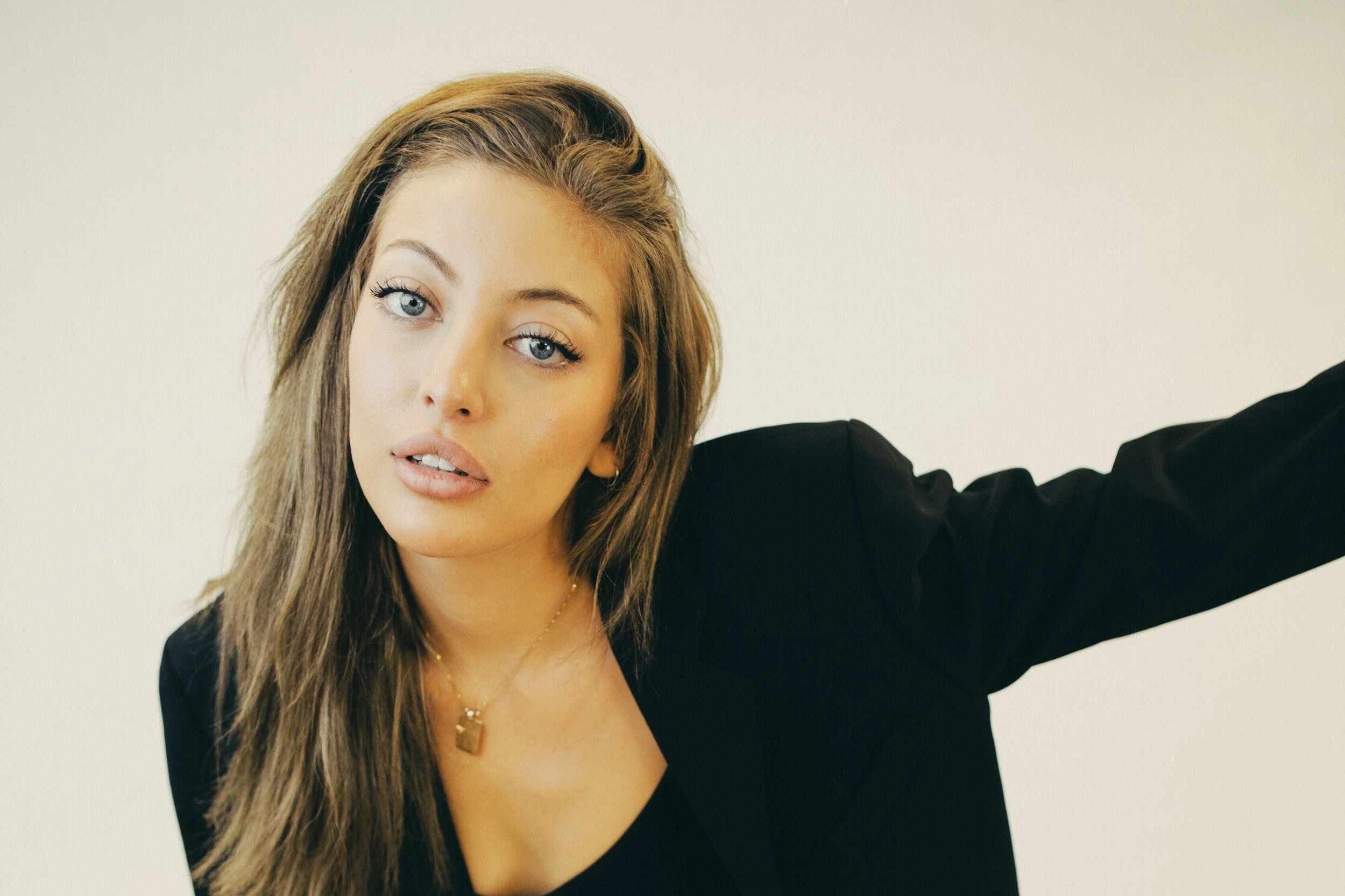 The Majestic Sofia Karlberg "Do It Again"