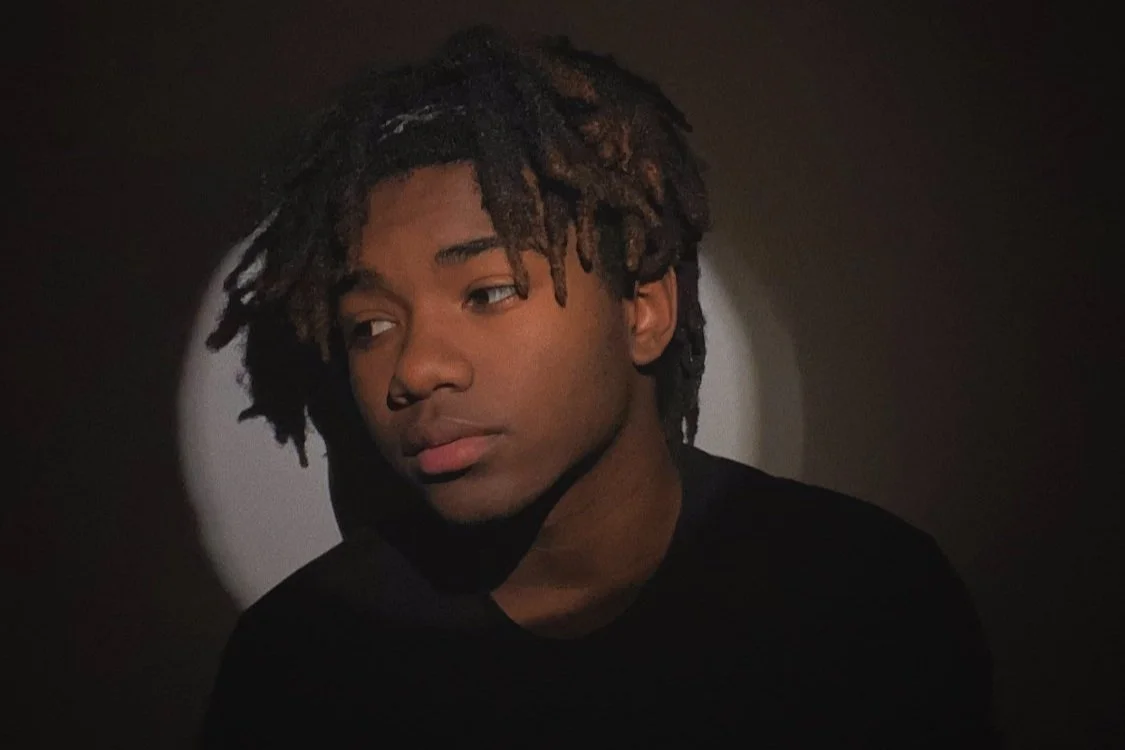 For you wandering souls under a lyrical evening, Ramir, the prince of melancholic pop "Opia"