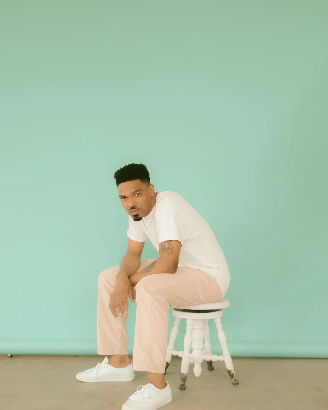 Trip Carter Takes You On A Vibrant &amp; Groovy Sonic Journey With “Excuses”