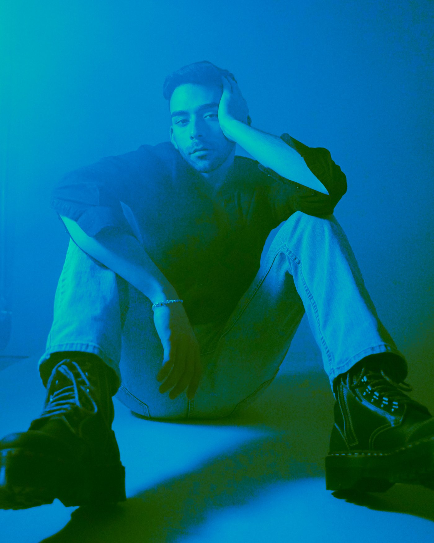 Oren Paints His Addiction To Toxic Relations With latest Single “Hold U”