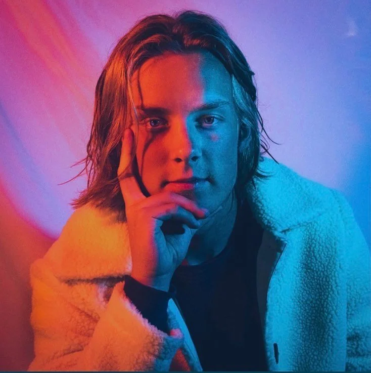Gus Benson Conveys “Lunar” Energy In Latest Single