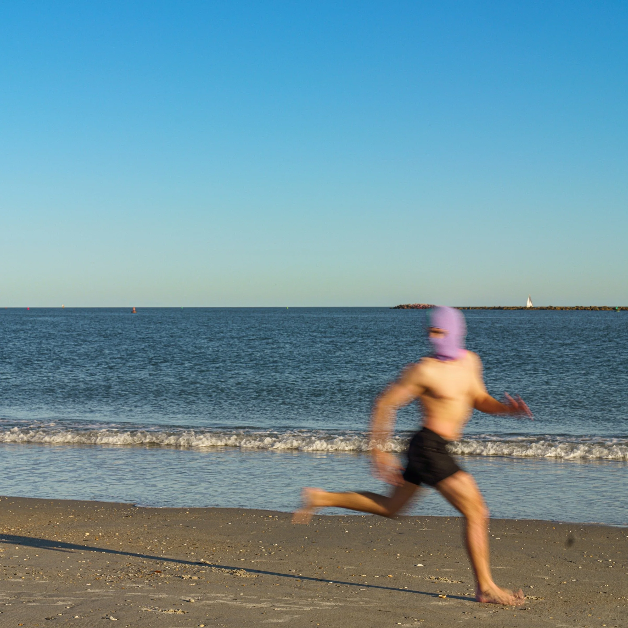 Tune Into Grey Oakes’ Enticing Single “SYWA”