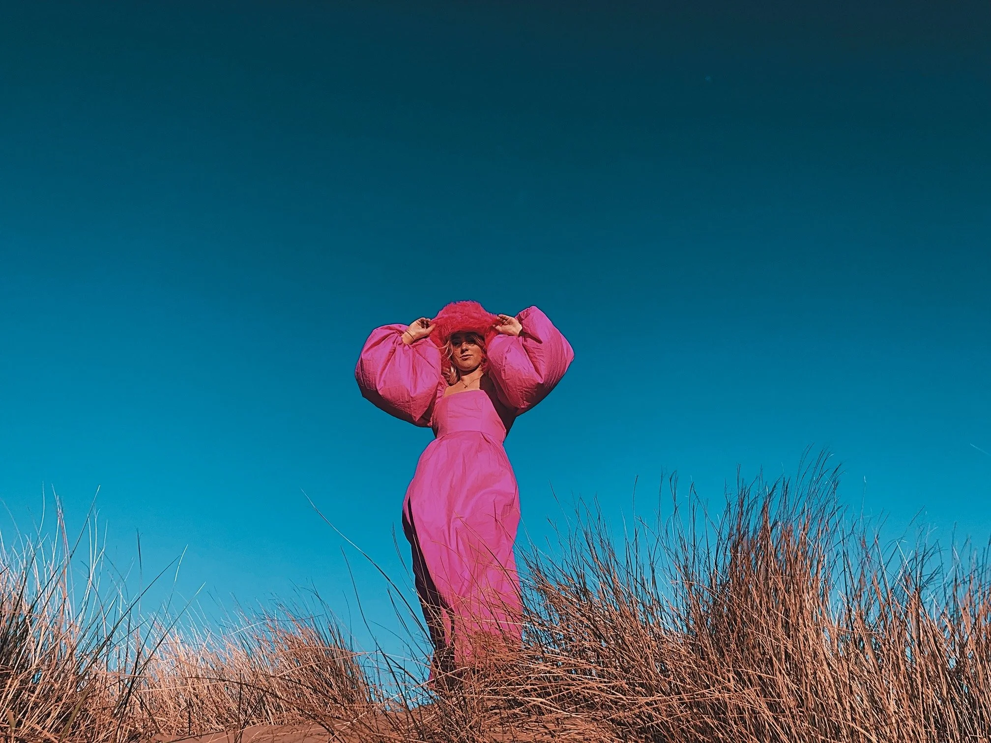 On Girls Nights, Norwegian Artist Skia Activates Her “No Thanks” Mode.