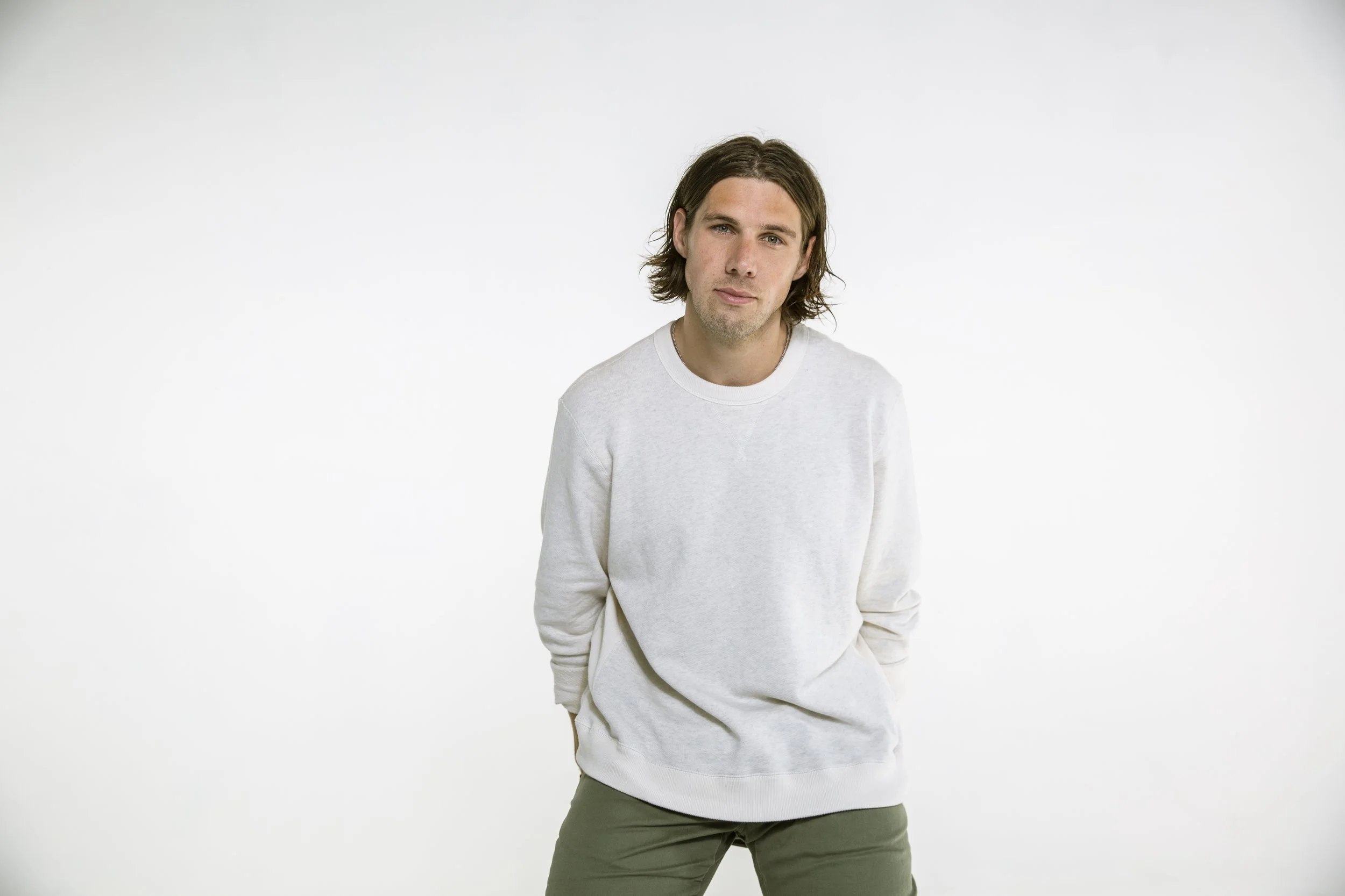 Girls Love To Get Serenaded By Jake Scott’s Single “Green Eyes”