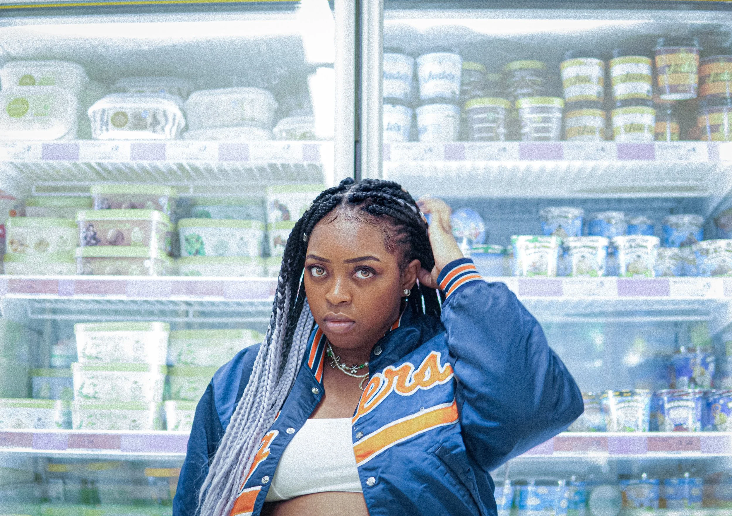 Tranquil Amidst Turmoil: Christelle's Latest Single “Worry in Peace” Serenades the Heart