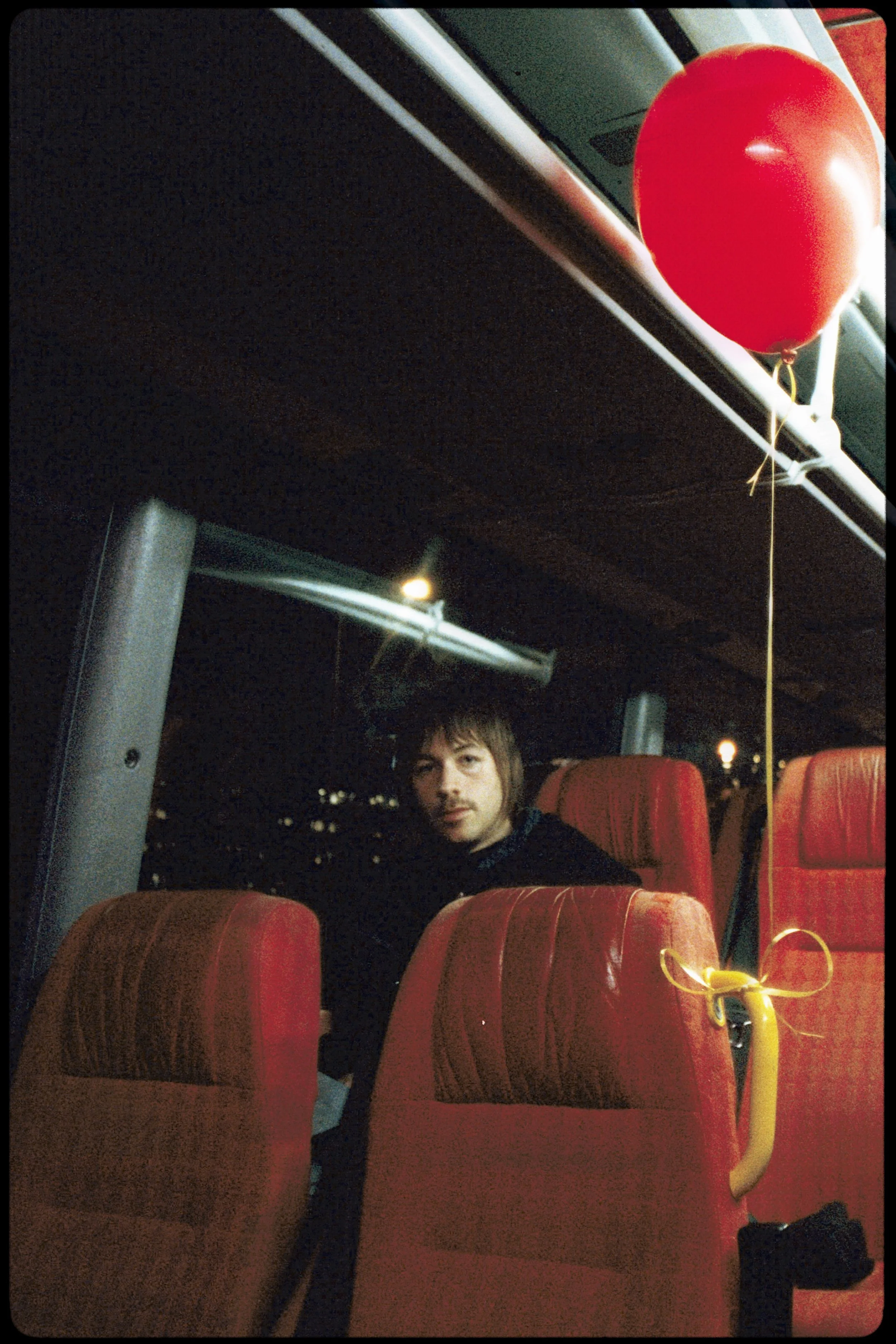 Fricky Unveils his Captivating Indie Pop Gem, “Häntextra”