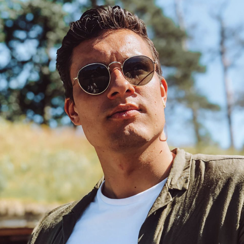 Northern Lights &amp; Neon Beats: SACARIAS' Sonic Revolution in “People Pleaser”