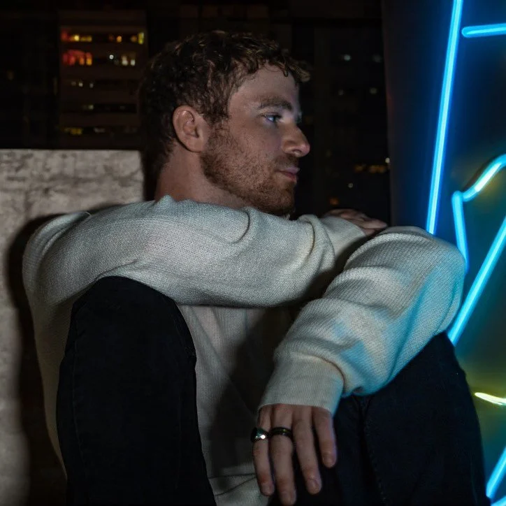 Embark on Lucas Marx's Soulful Journey as 'Shoulder' Illuminates the Soundscape.