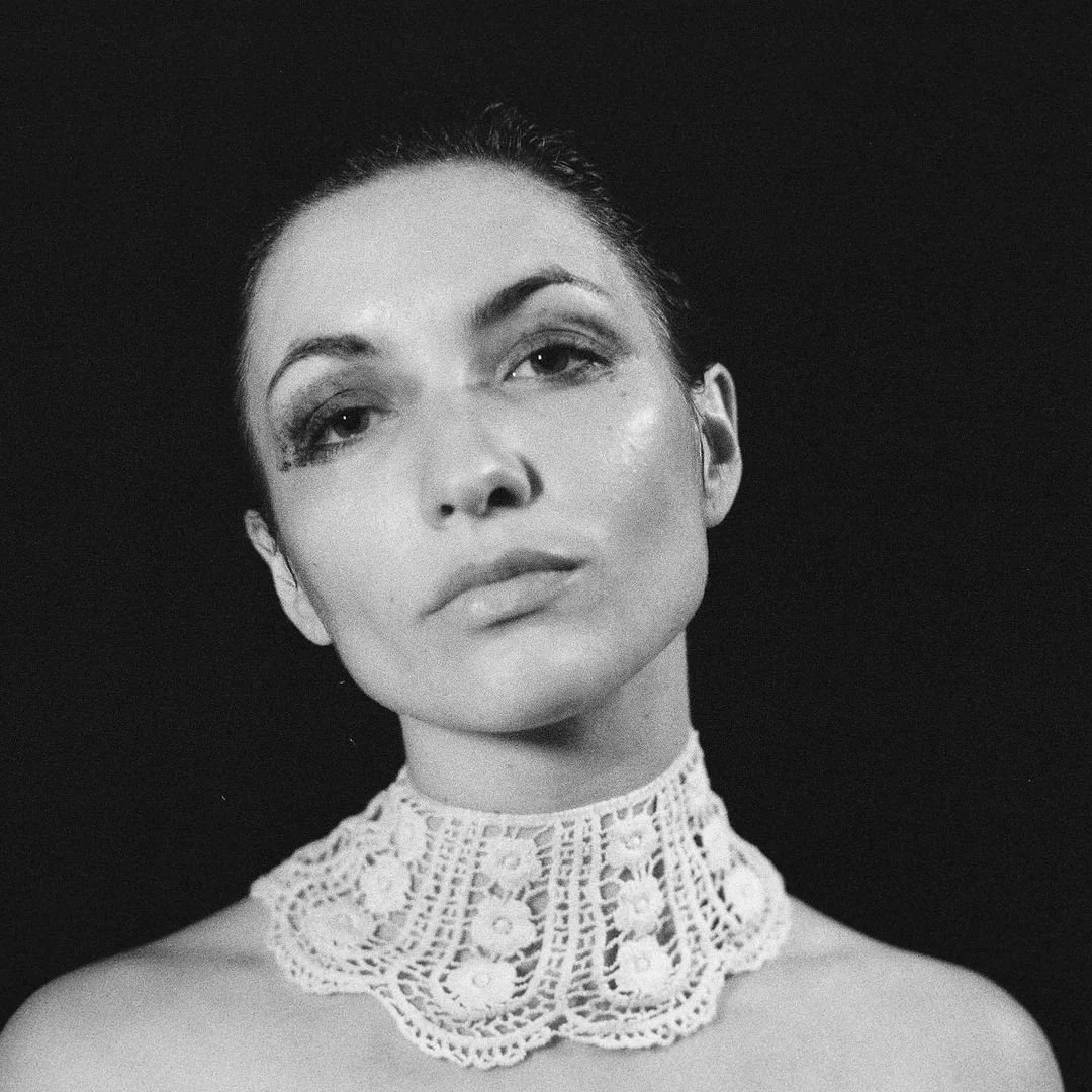 Let Elena Shirin's Neo Soul Odyssey "Zoom Out" Urge You to See Beyond the Storm.