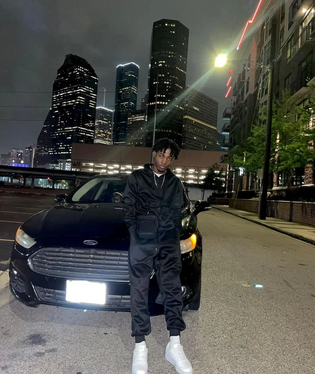 Leo Bx Embarks on a Resplendent Afro-R&amp;B Journey in “Ye Mah”