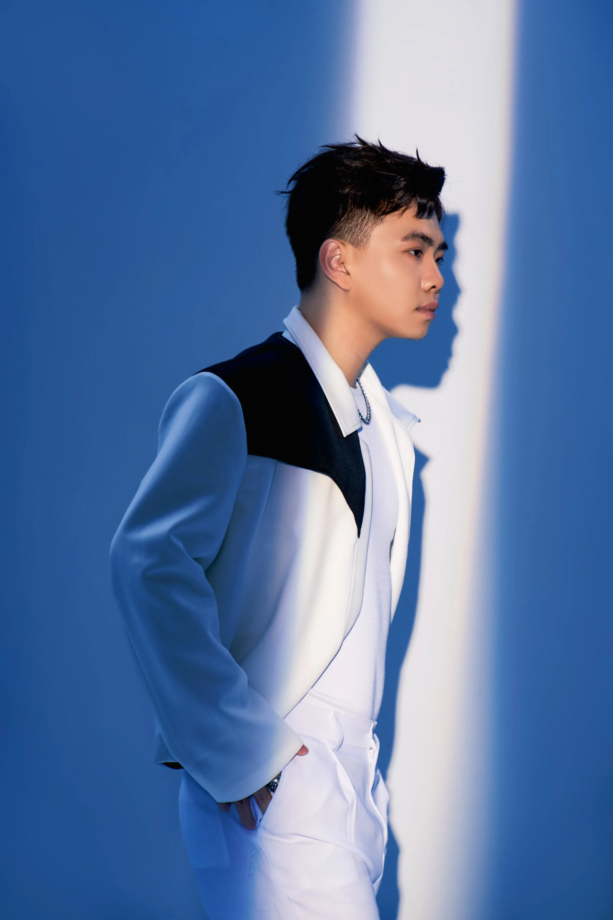 KIEY Navigates the Ethereal Whispers of Missed Connections in "white boy i sat next to on the plane"