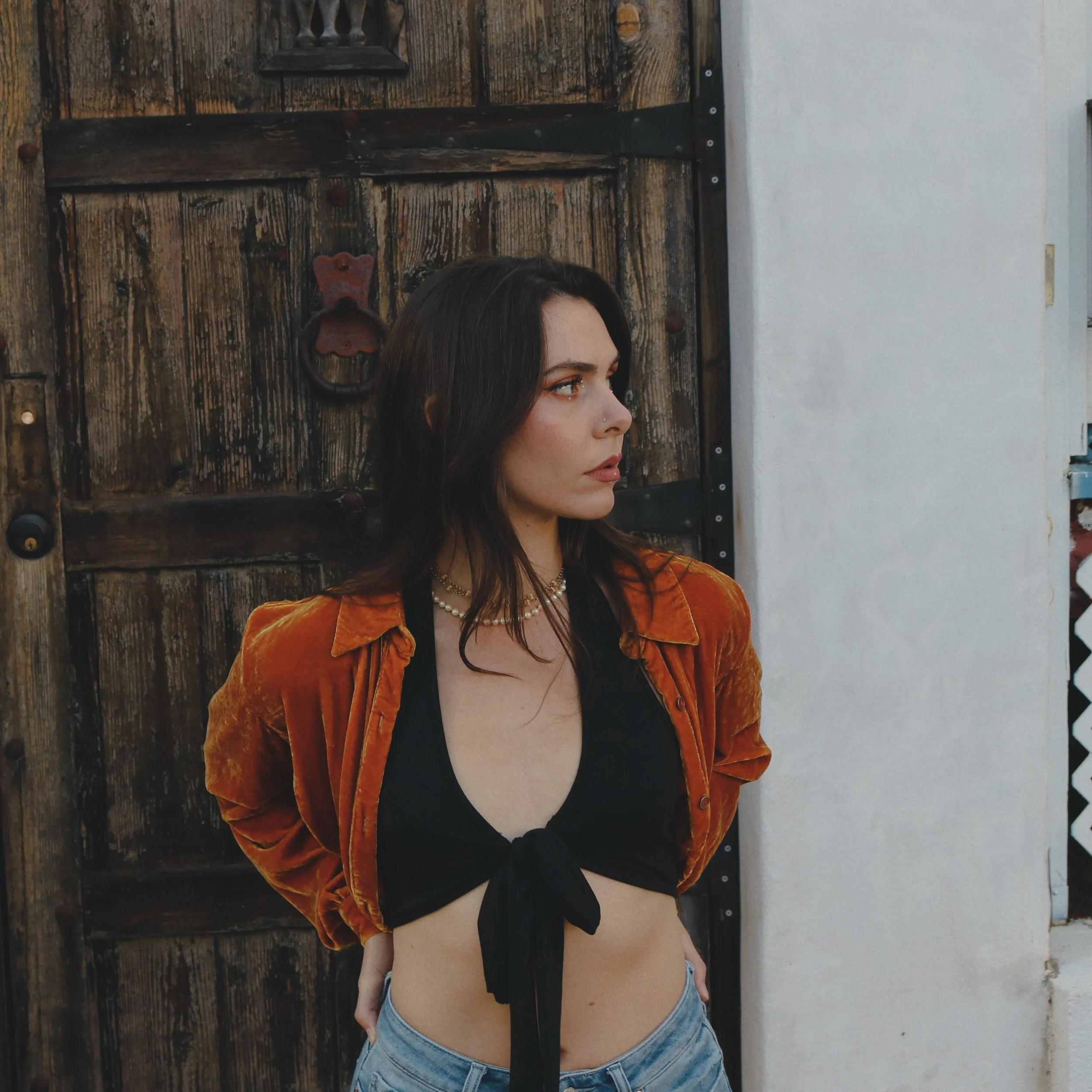 Estella Dawn's 'Angels' Weaves a Tale of Love's Luminance and Disenchantment