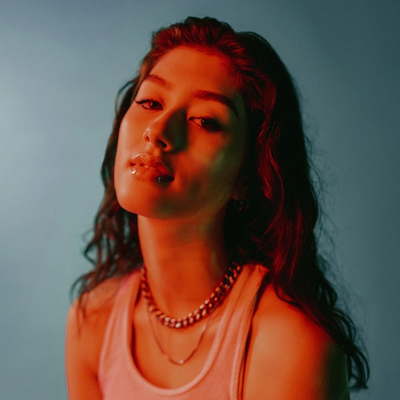 Jade LeMac Electrifies with the Bold Alt-Pop Anthem “Narcissistic”