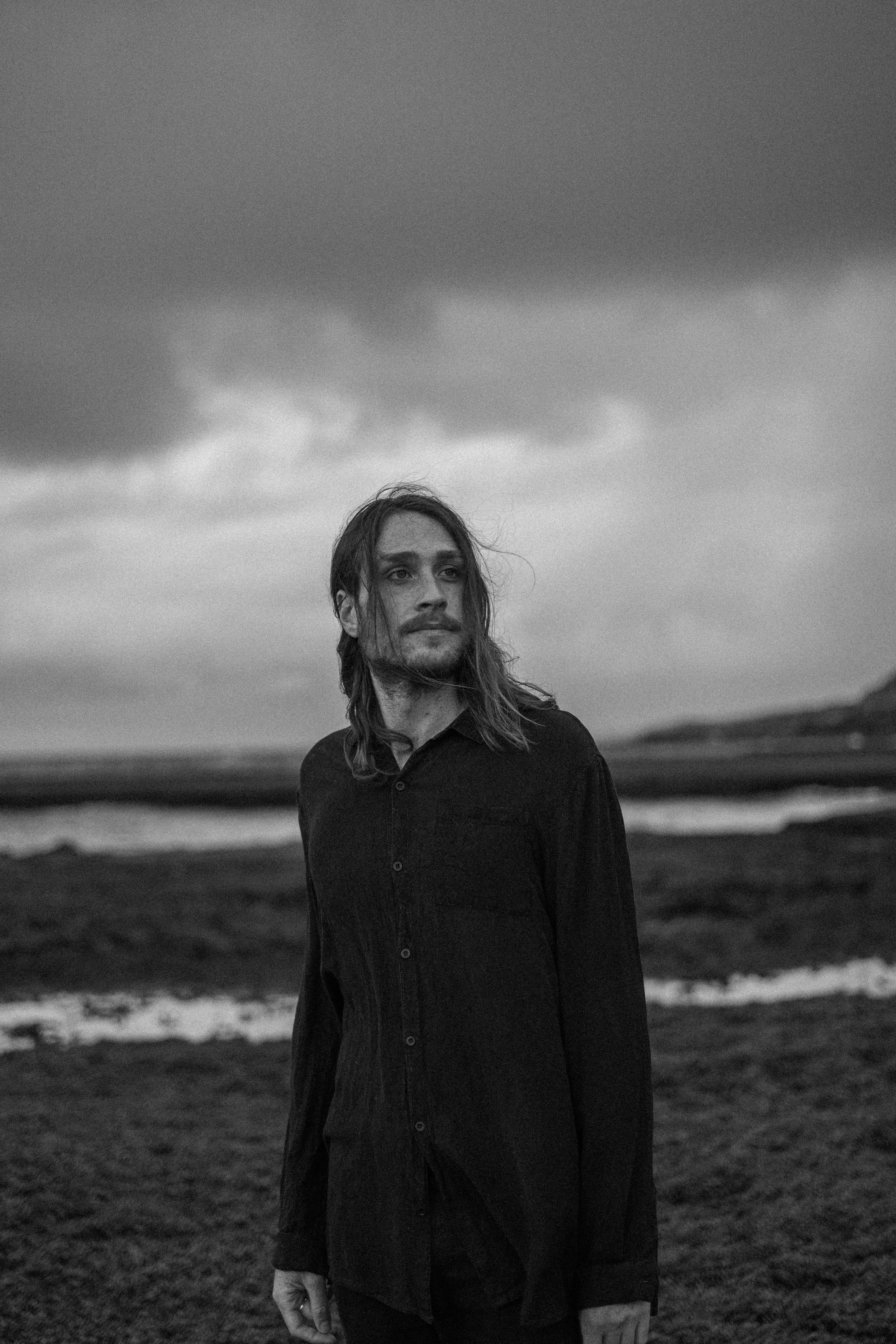 Australian Artist Hayden Calnin Crafts a Transformative Soundscape with “All Kinds of Light”