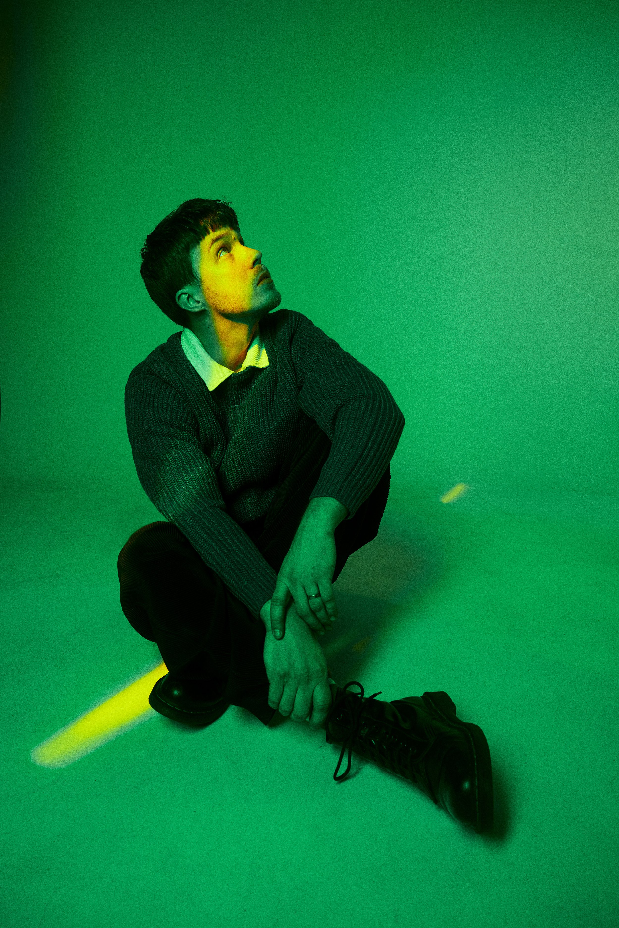 Andreas Moe Captures the Joyful Rush of Summer Love in the Irresistible “Helpless”