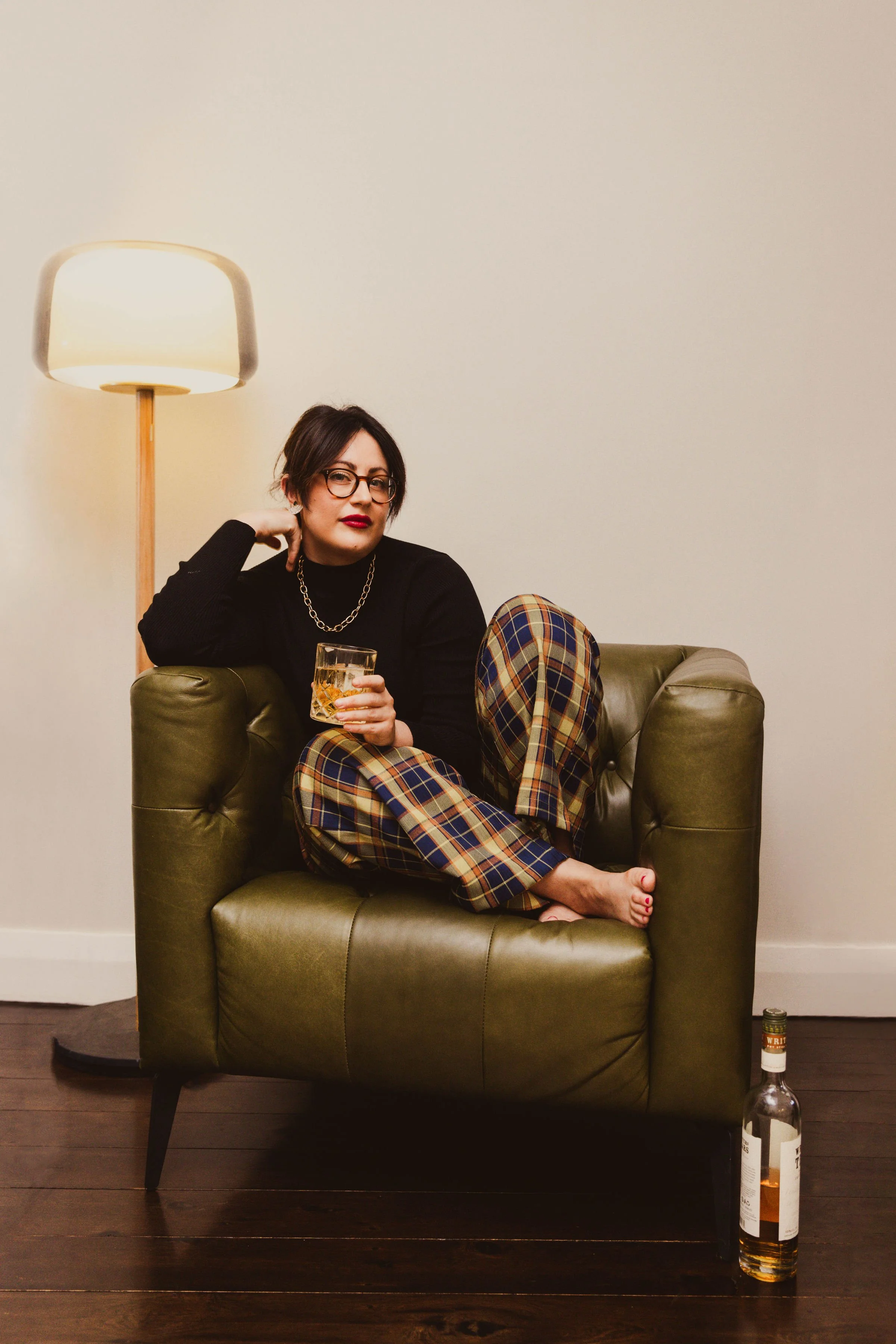 meadowhip Captures Fragile Intimacy and Melancholy in Her Spellbinding Song  'Inside Out'