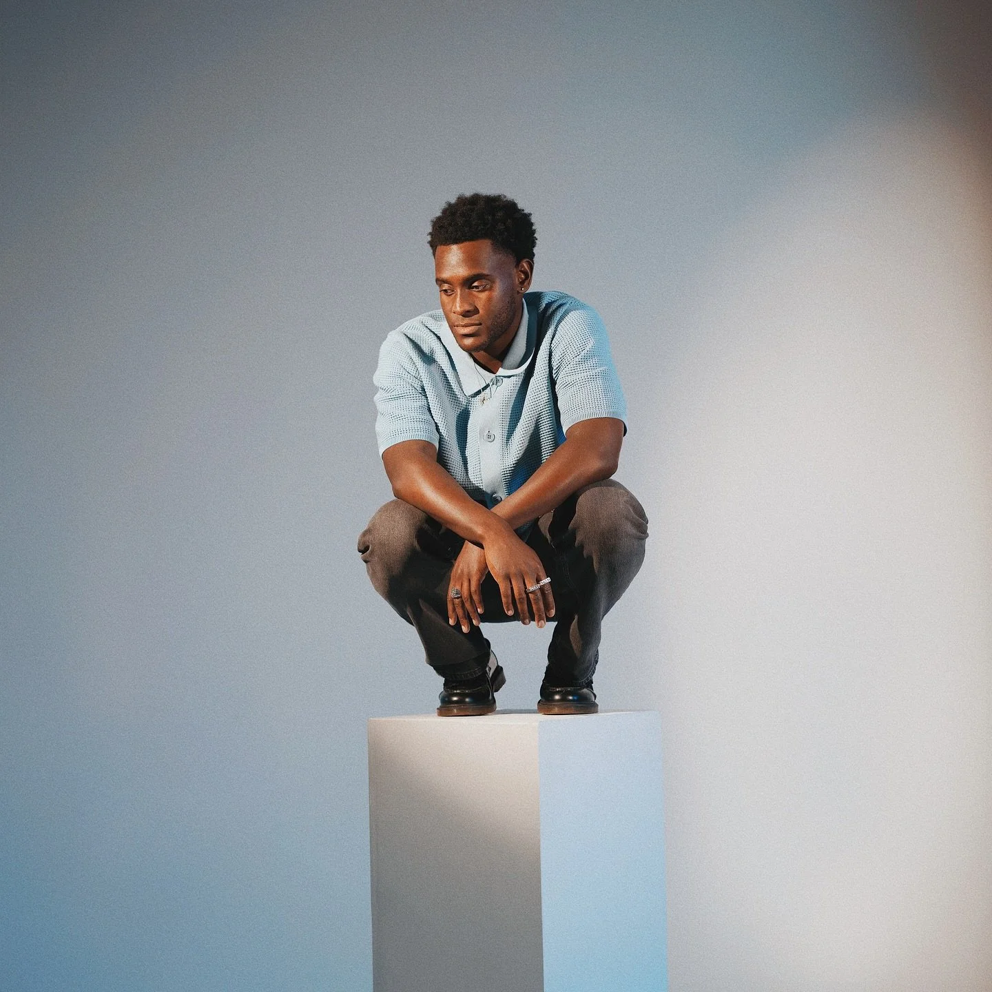 Canadian Artist Jon Vinyl Warms Hearts with Soulful Serenity in New Single “Feels Good”