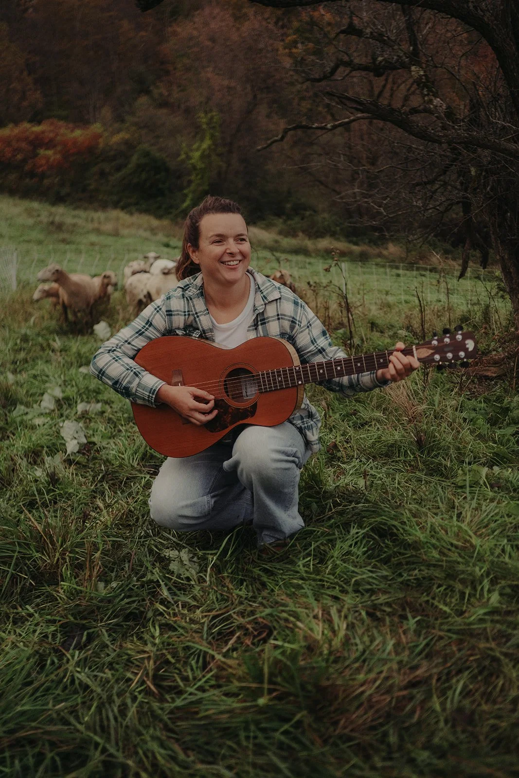 Reid Parsons Blends Folk, Soul, and Bossa Nova in Her Single “Back to Back,” a Tender Ode to Partnership