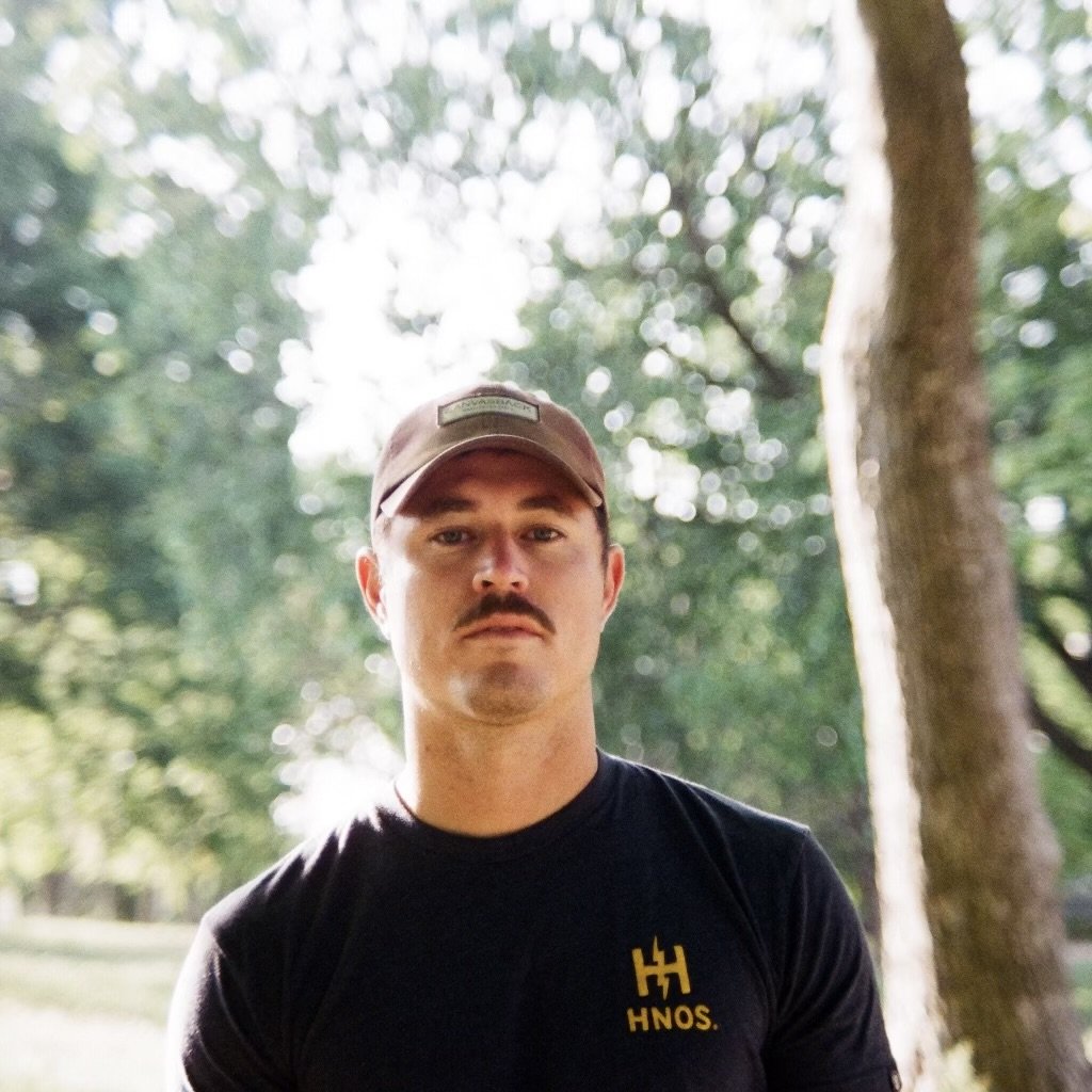 Jason Piquette Offers a Chill Call for Vulnerability and Courage in Intimate Folk Ballad “Drop the Gun”