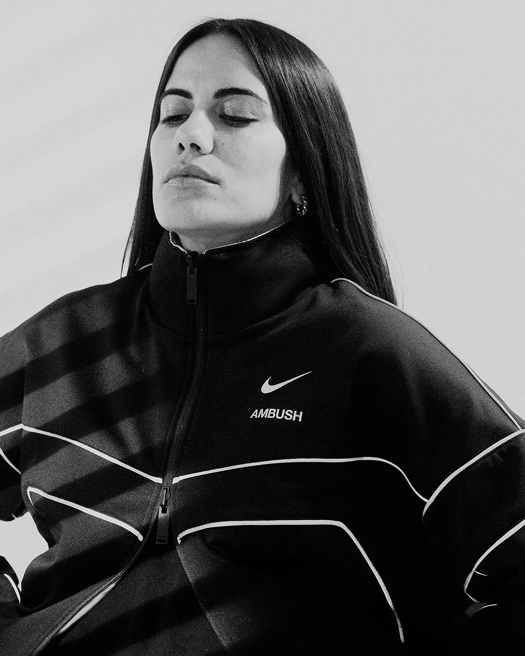 Sofi de la Torre Unveils the Dark Glamour of Fame on “can’t be a superstar,” a Hauntingly Elegant R&amp;B Confession