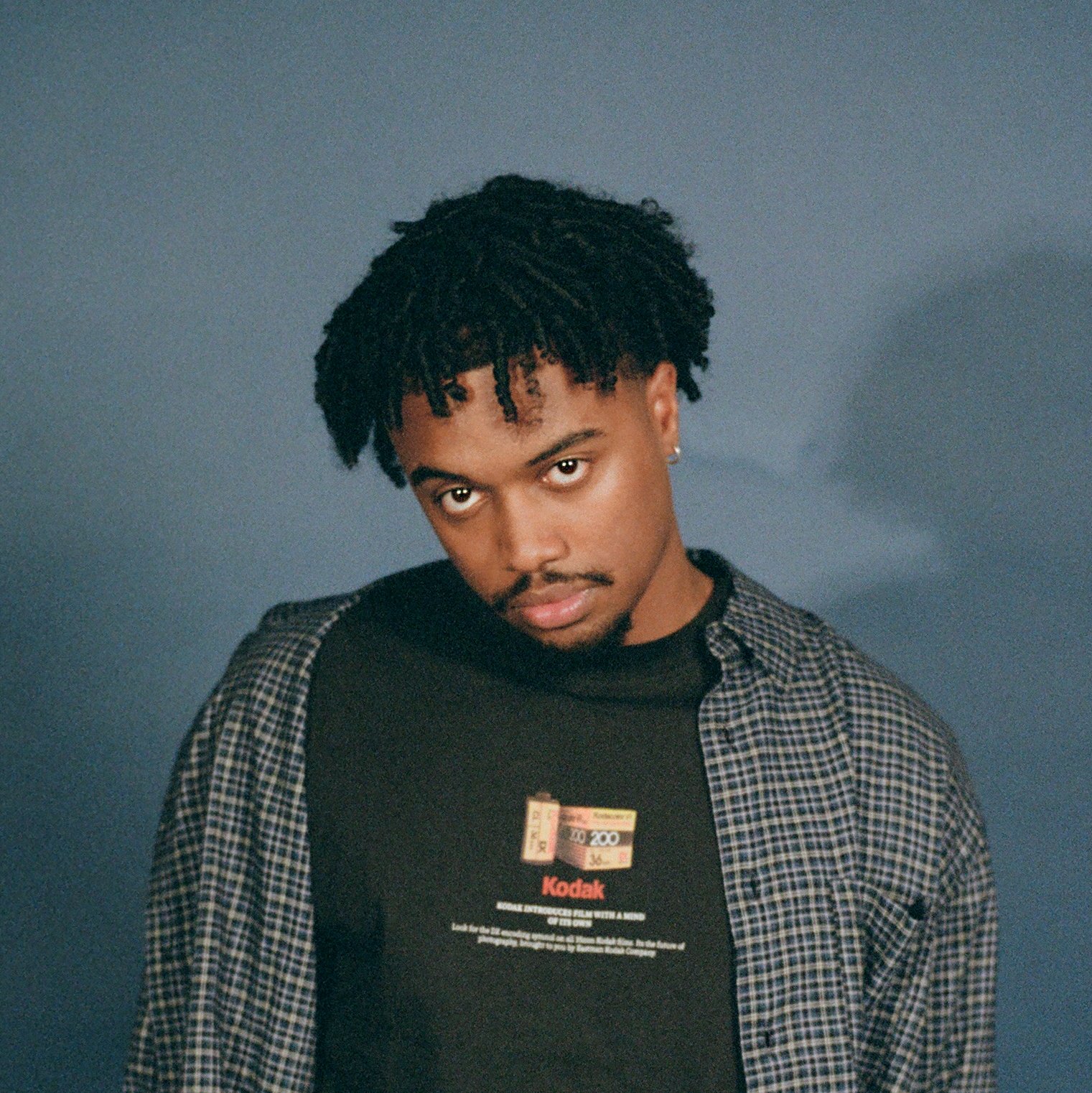 Mati Serves Stoic Soul and Subtle Richness in Reflective R&amp;B Cut “still fed”