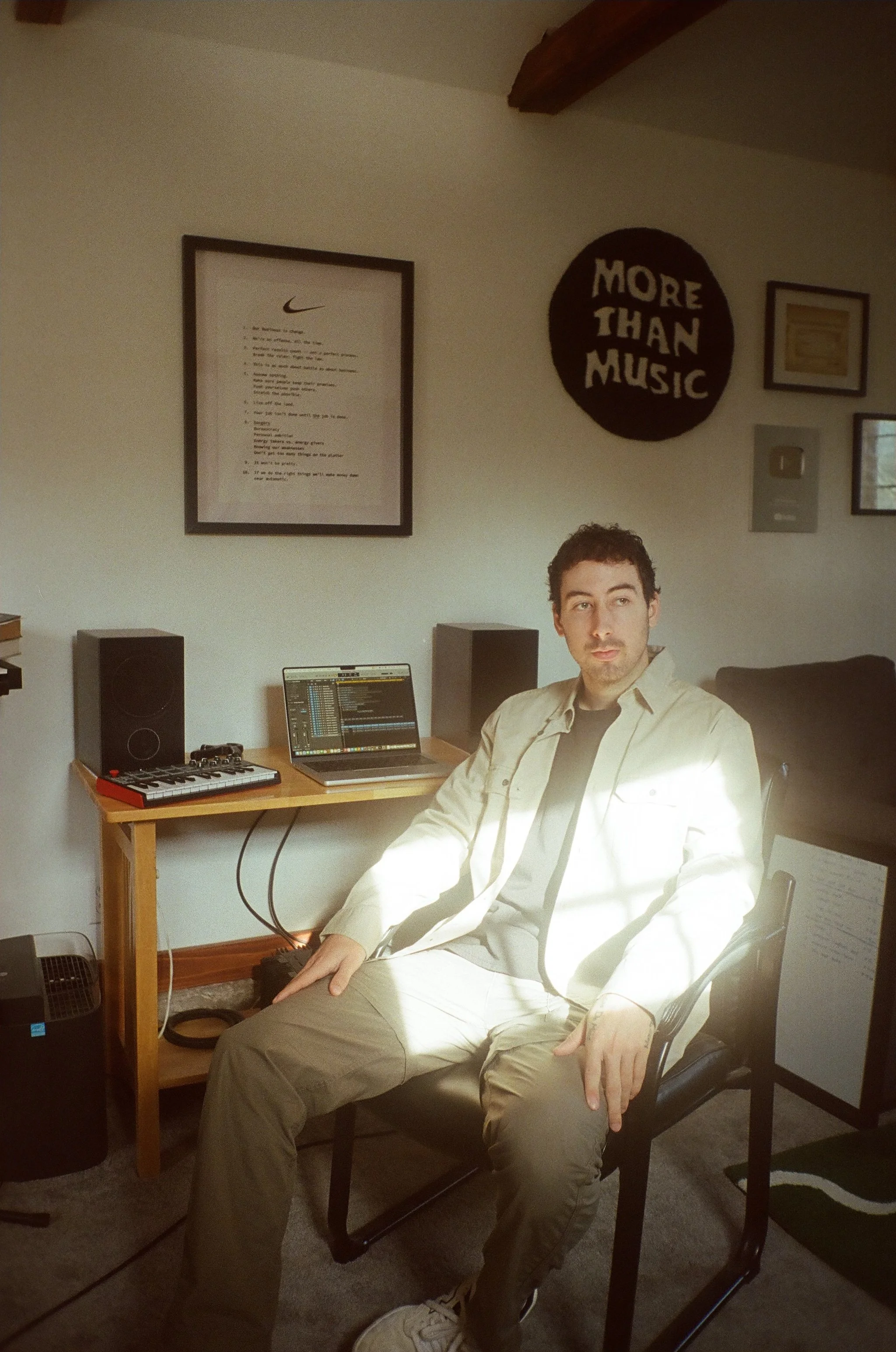 On His new single “This That,” Ollie Declares Intent With Crisp Production, Honest Lyricism, and Melodic Drive