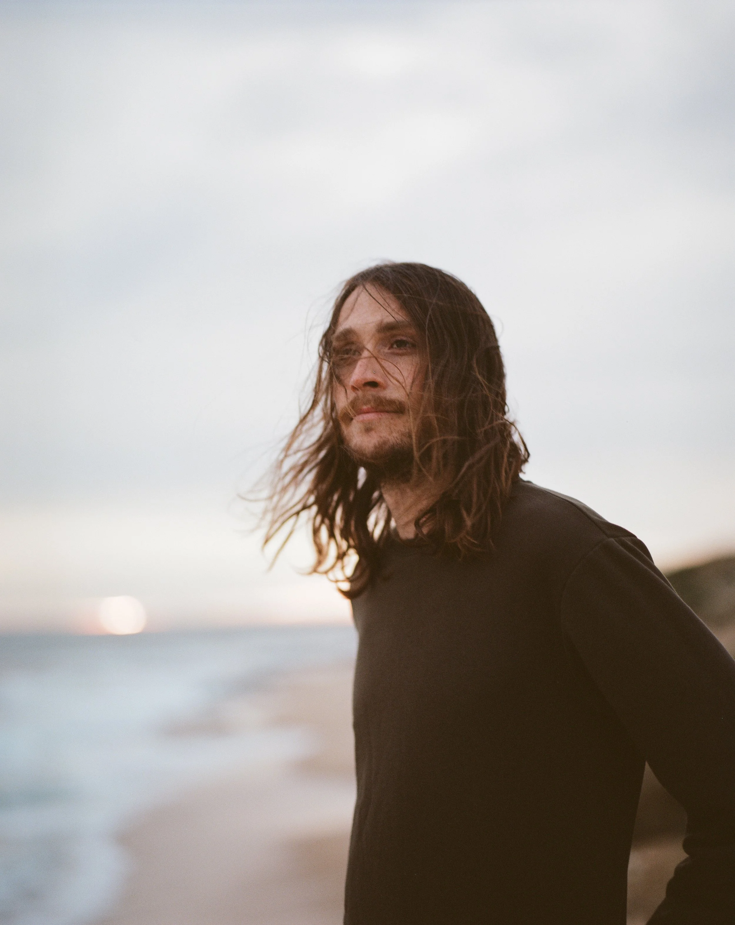 Hayden Calnin bottles the coast-before-dawn hush on “Middle Night,” a seven-song vigil of adult-contemporary finesse
