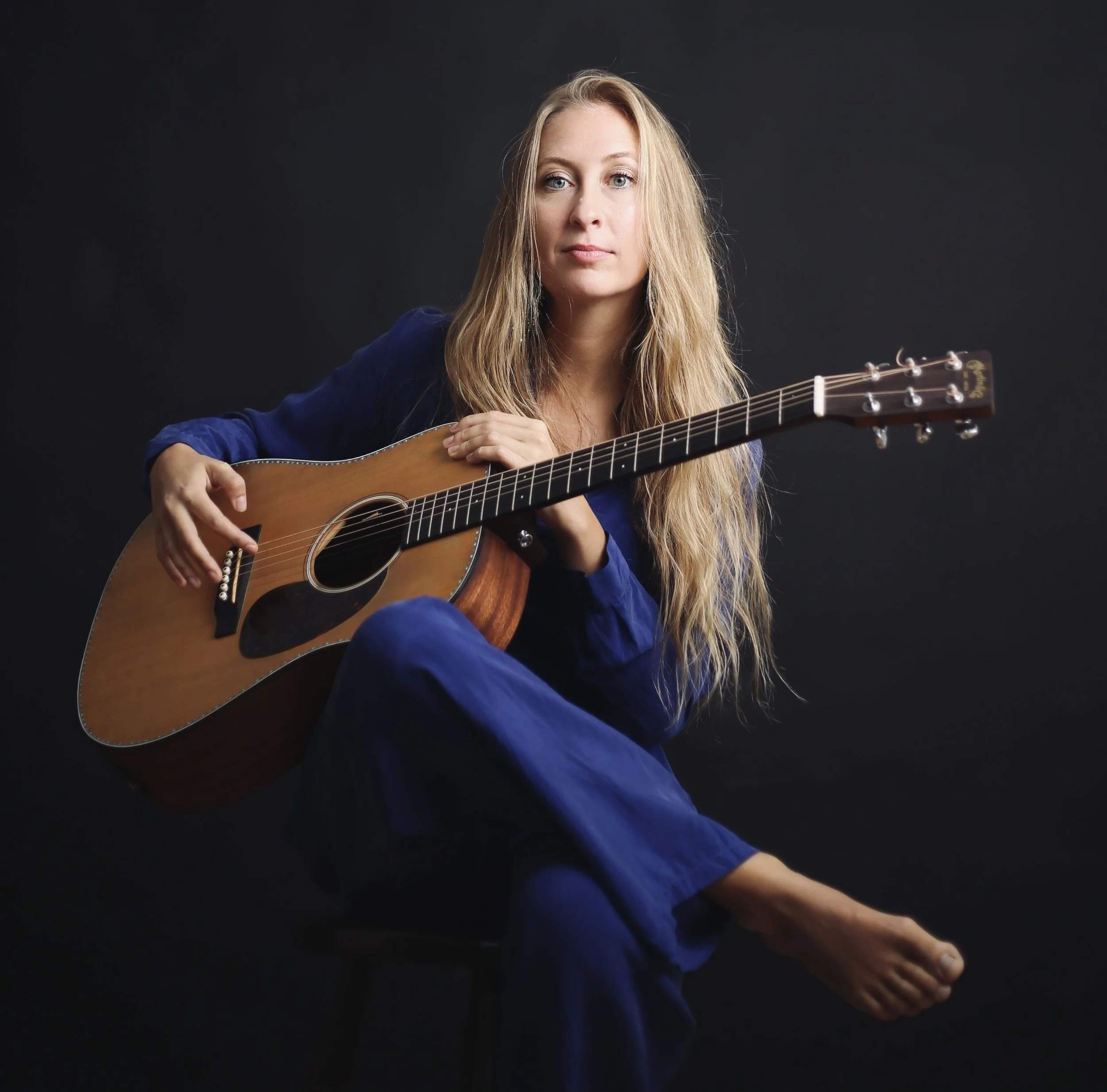 Danish singer CECILIE turns goodbye into a slow-burning spiritual on New Single “Før Du Går,” 