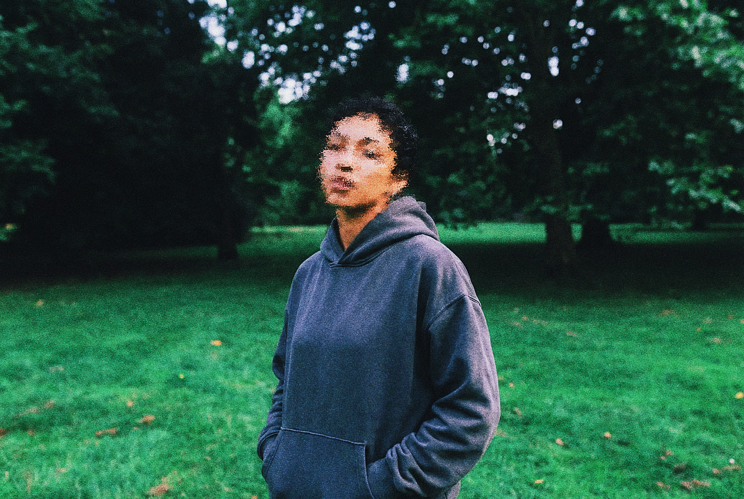 “Bandz on the Side” Glides with Quiet Precision, as Lorlyn Sage Leads Waveendz’s Luxe R&amp;B Statement