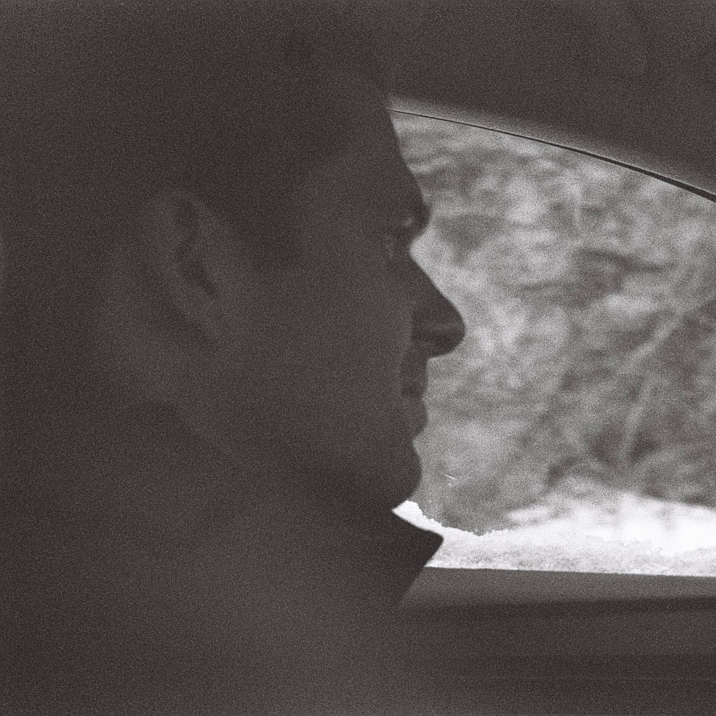 With His Single “Next To You,” Evan Roth Transform a Fleeting Moment into a Moody Indie-Pop Statement