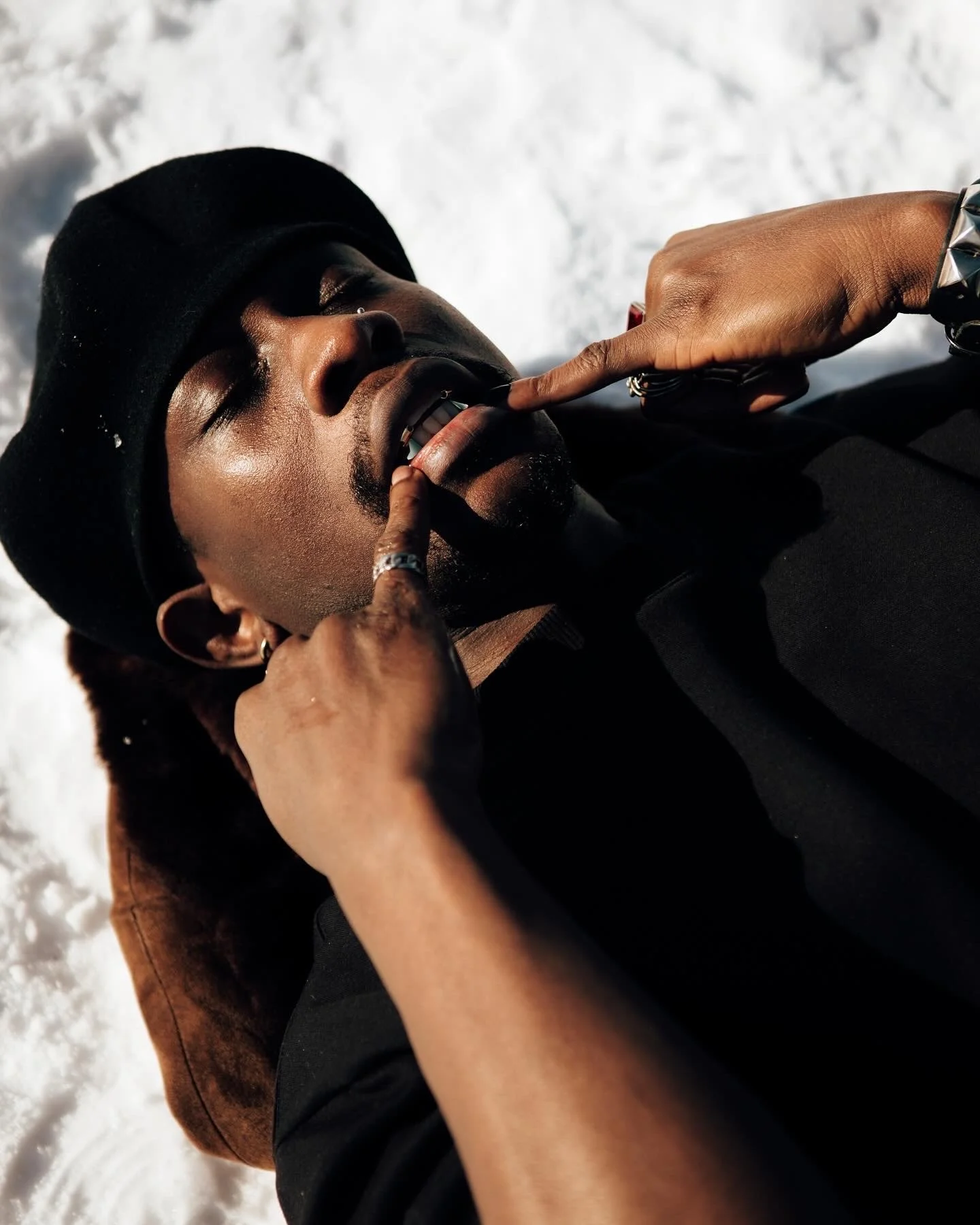 DMC REIGNS Balances Tender Piano and Rhythmic Tension on the Afrobeats Track “Roadblock”