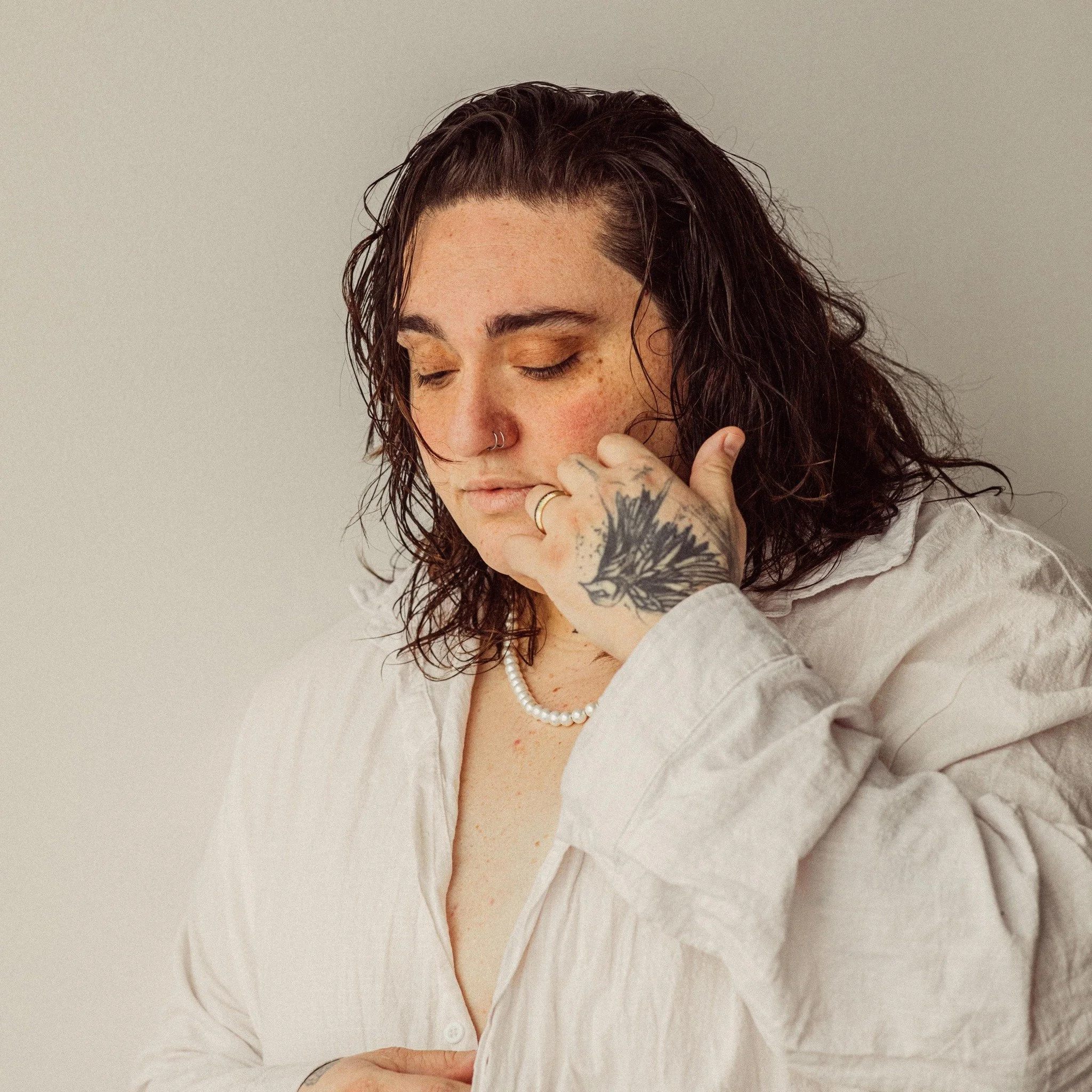 Jamie Fine Turns Queer Chemistry into a Bold, Hook-Driven Pop Moment on “good things come in two’s”