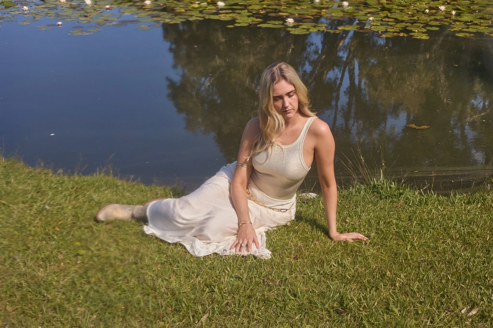 With Her latest single “Ugly Heart,” Noble Makes Leaving Feel Like an Act of Healing