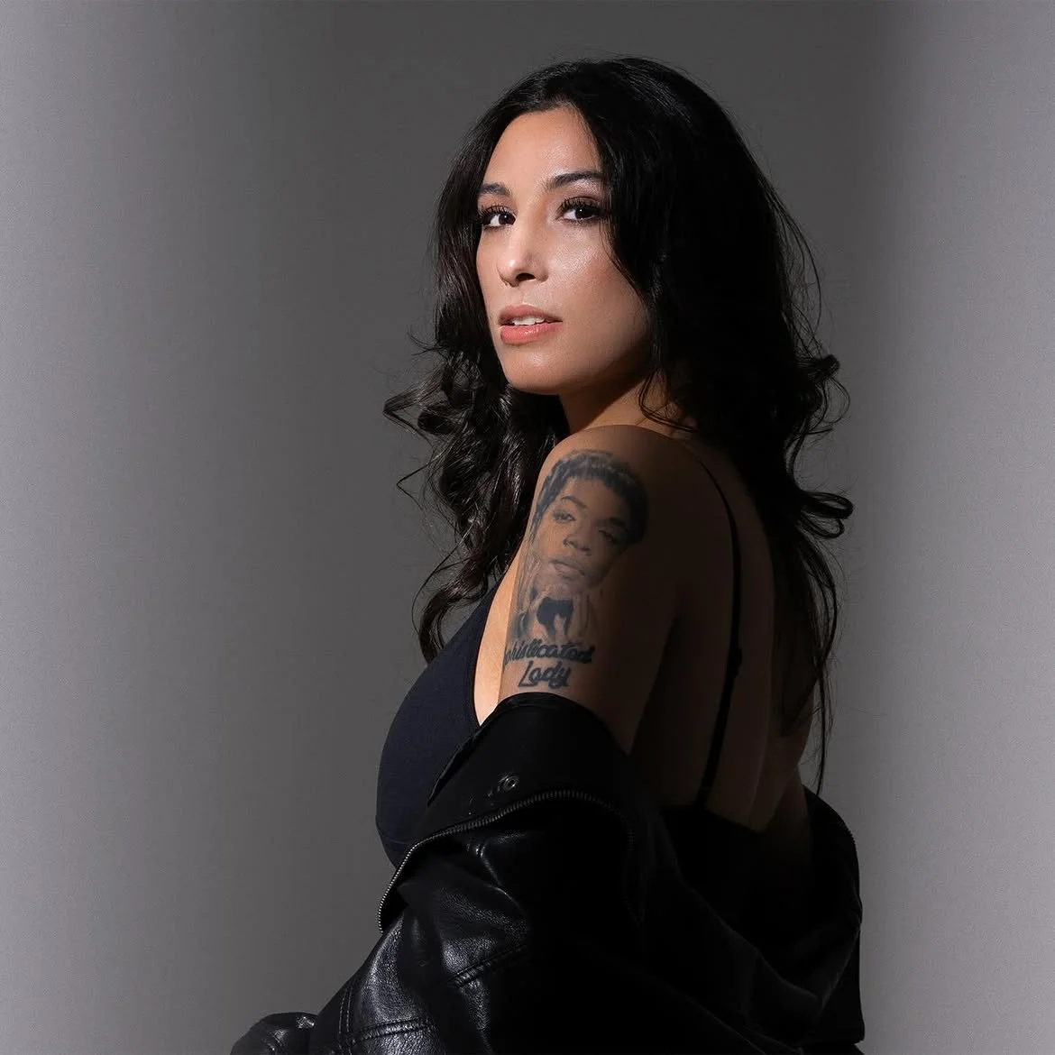 Canadian Artist Gracie Ella Finds Quiet Magnetism in the Slow-Burning Indie R&amp;B of “I.D.T.Y.L.M”
