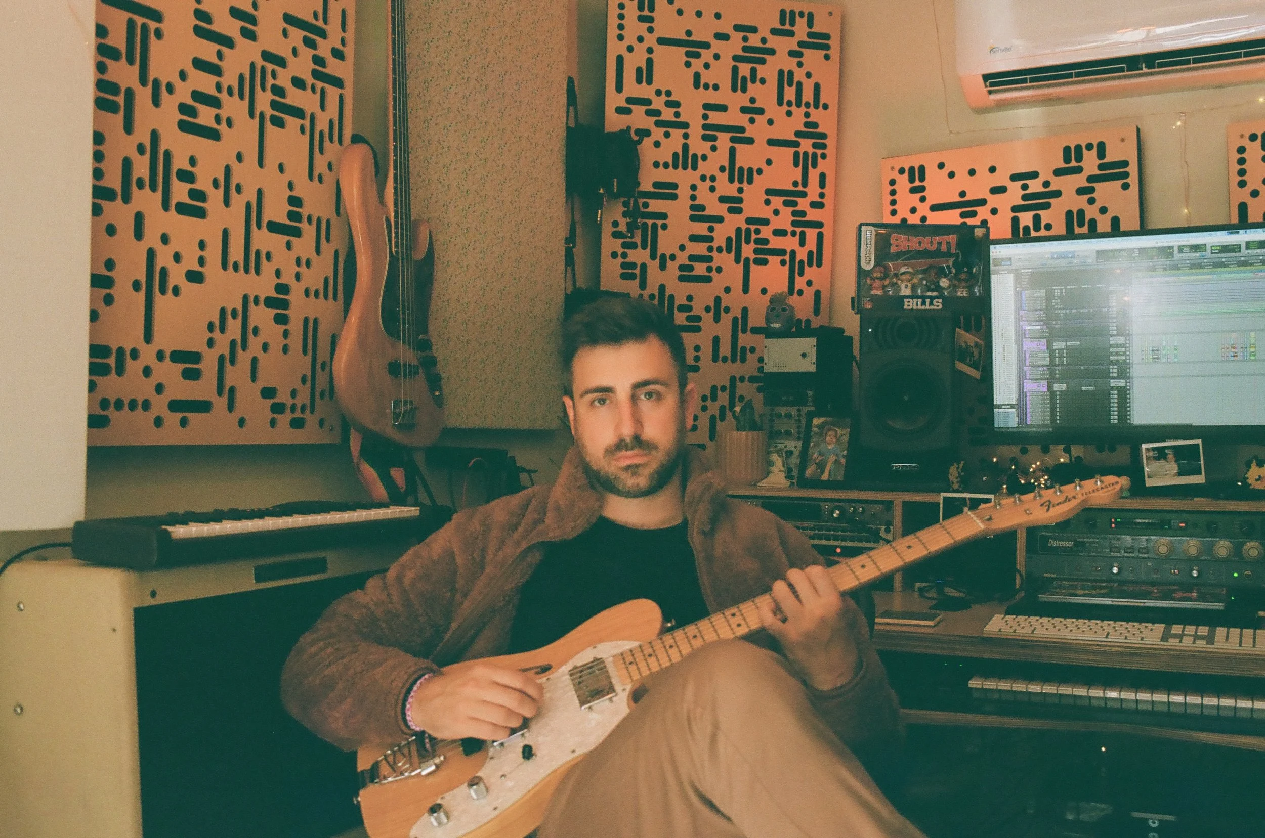 J.J.G. Turns Sleepless Nights, White Rooms, and Love Into “Longest Week”