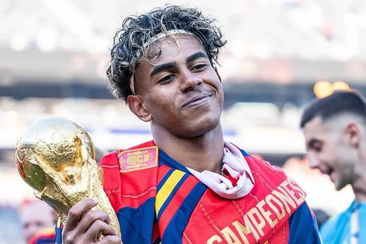 Spain’s World Champions Receive Royal Welcome After Beating Argentina